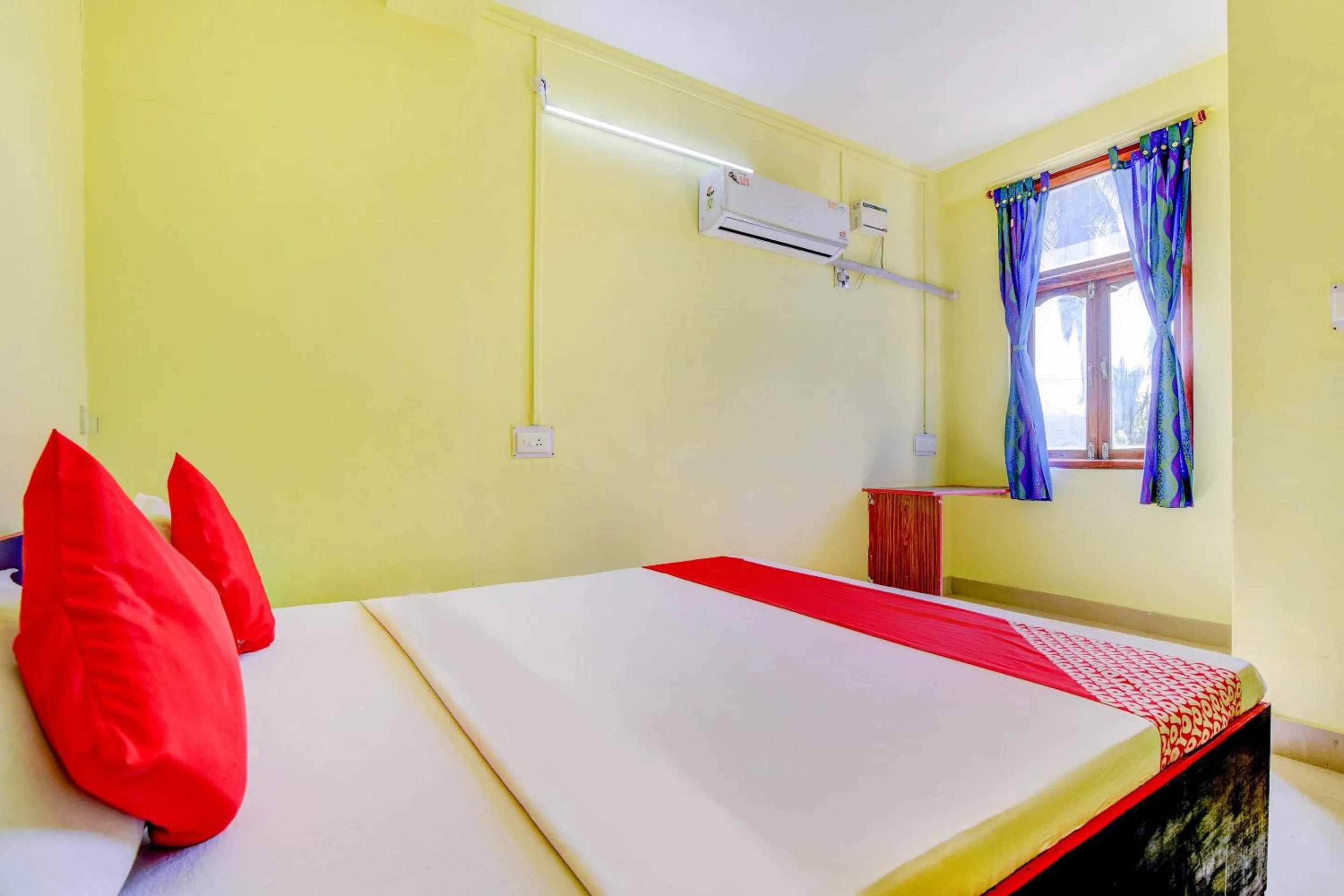 Bedroom in Hotel O Matri Smriti