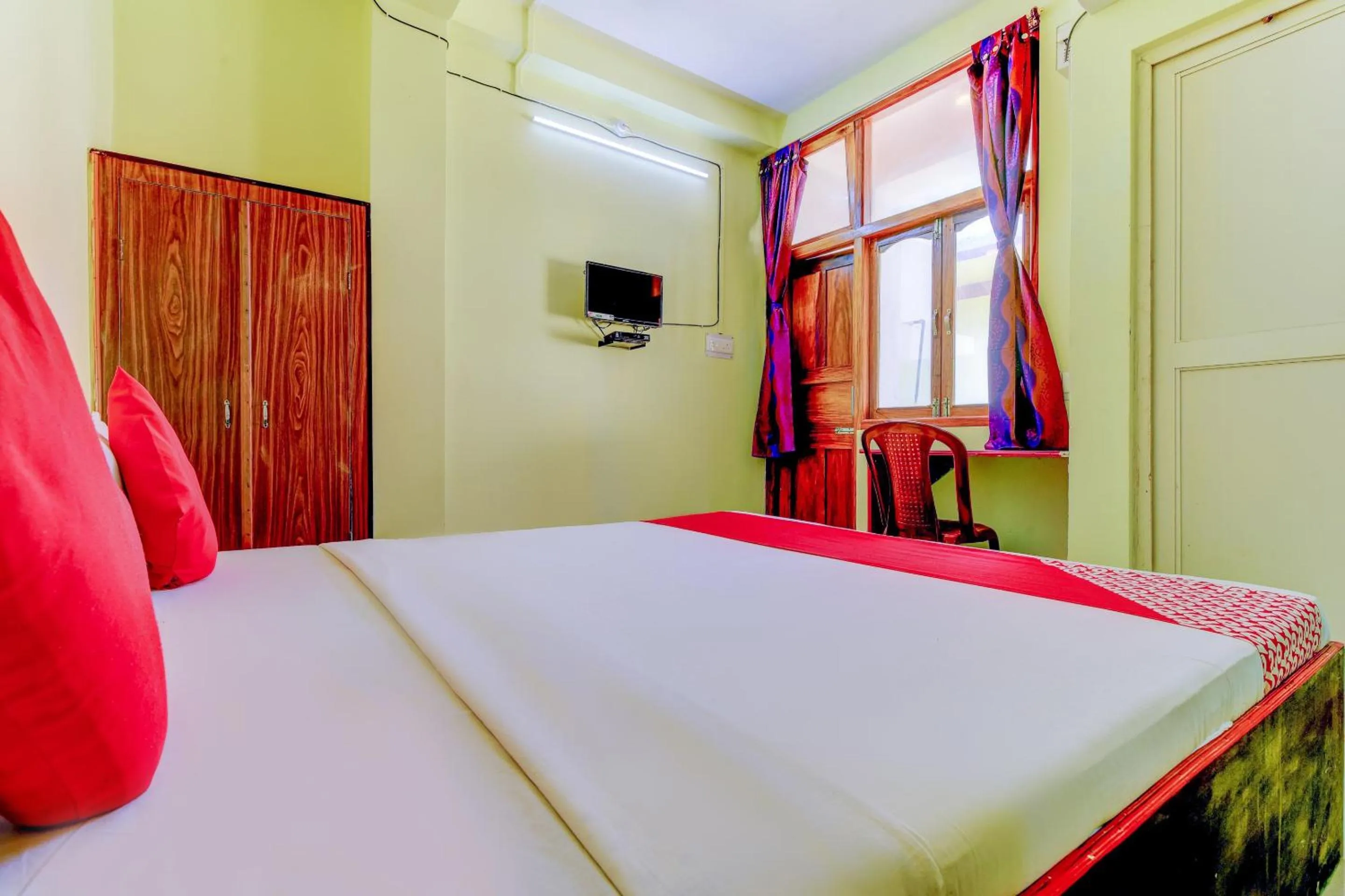 Bedroom in Hotel O Matri Smriti