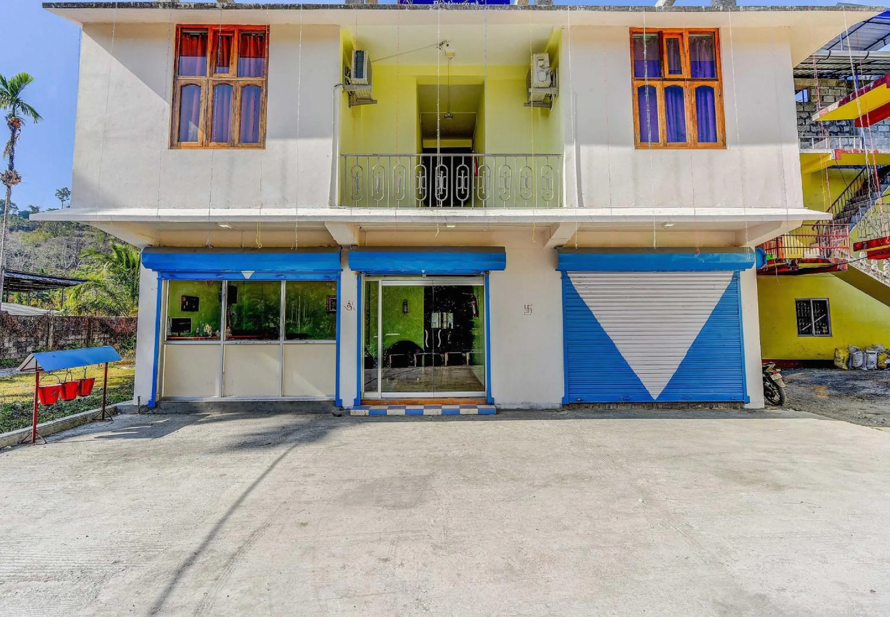 Facade/entrance in Hotel O Matri Smriti