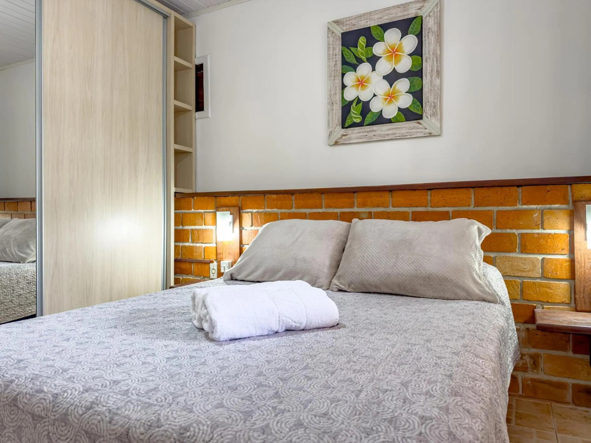 Bed in Lemuria Apart Hotel