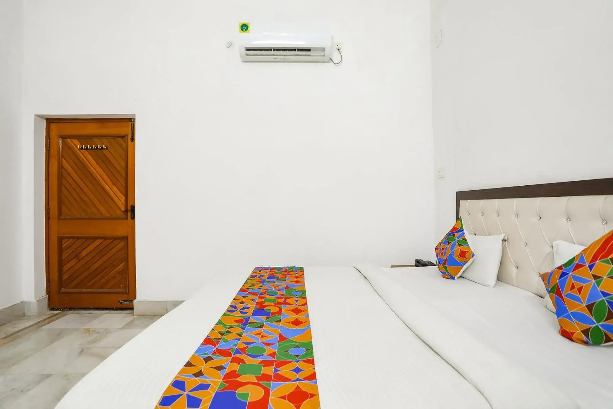 Photo of the whole room, Bed in FabExpress Prashansa Palace Photo of the whole room, Bed in FabExpress Prashansa Palace