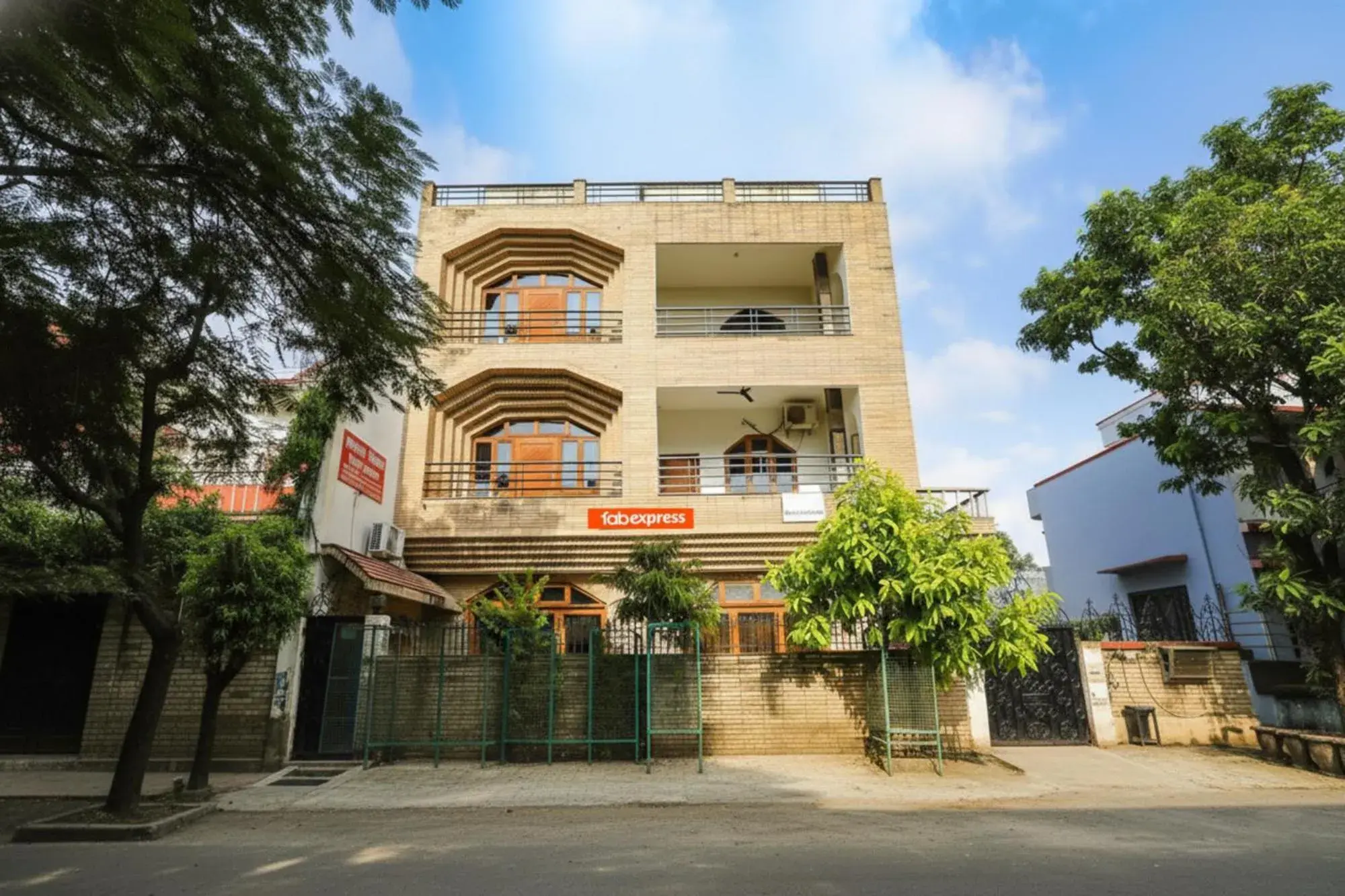 Property building in Via Prashansa Palace - Banaras Railway Station Property building in Via Prashansa Palace - Banaras Railway Station