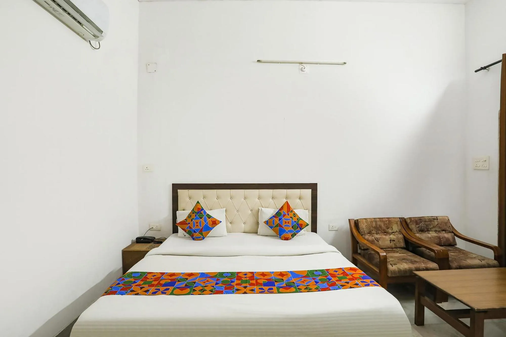 Bed in Via Prashansa Palace - Banaras Railway Station