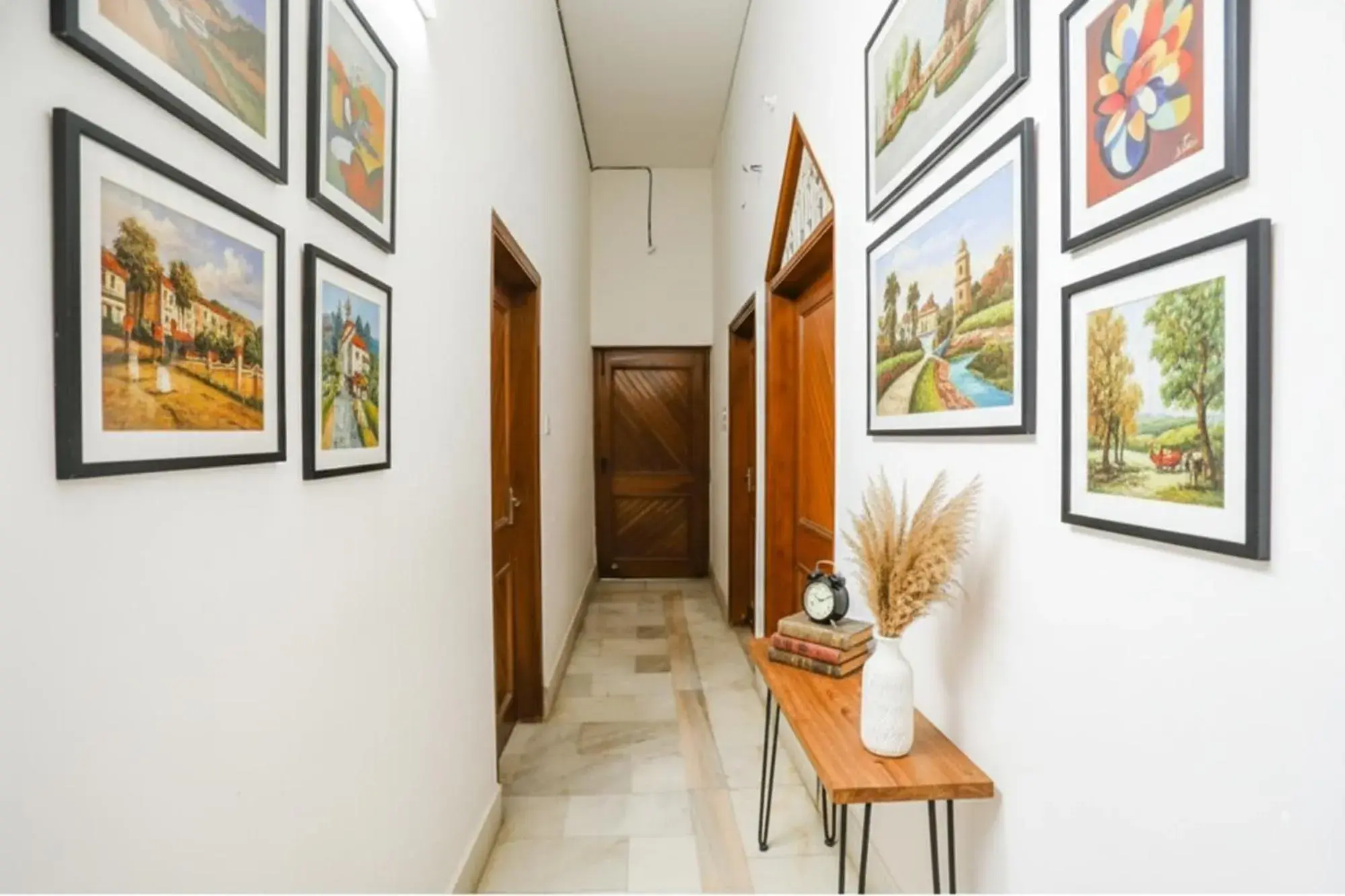 Lobby or reception in Via Prashansa Palace - Banaras Railway Station Lobby or reception in Via Prashansa Palace - Banaras Railway Station