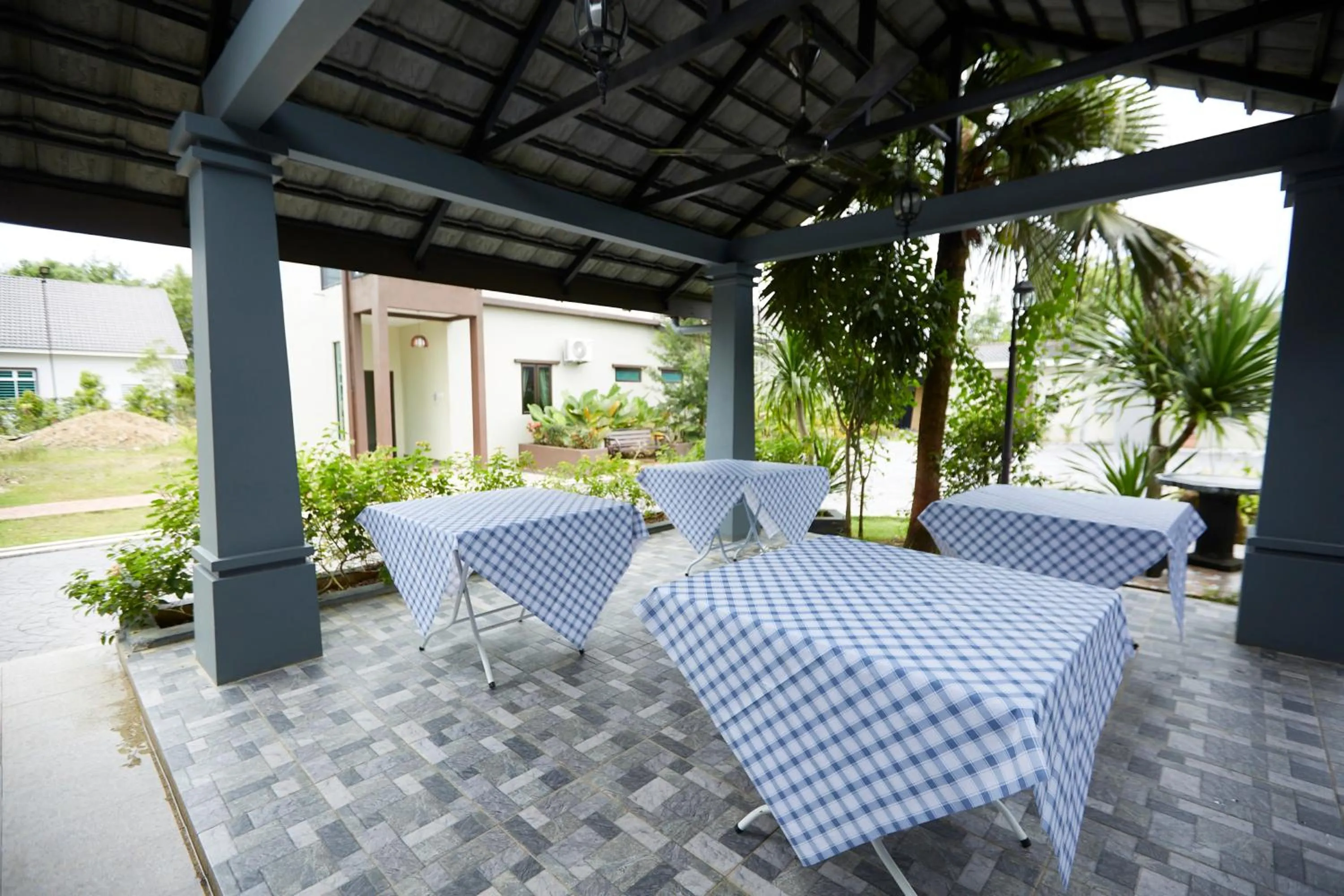 Garden in D' Qamar Guesthouse