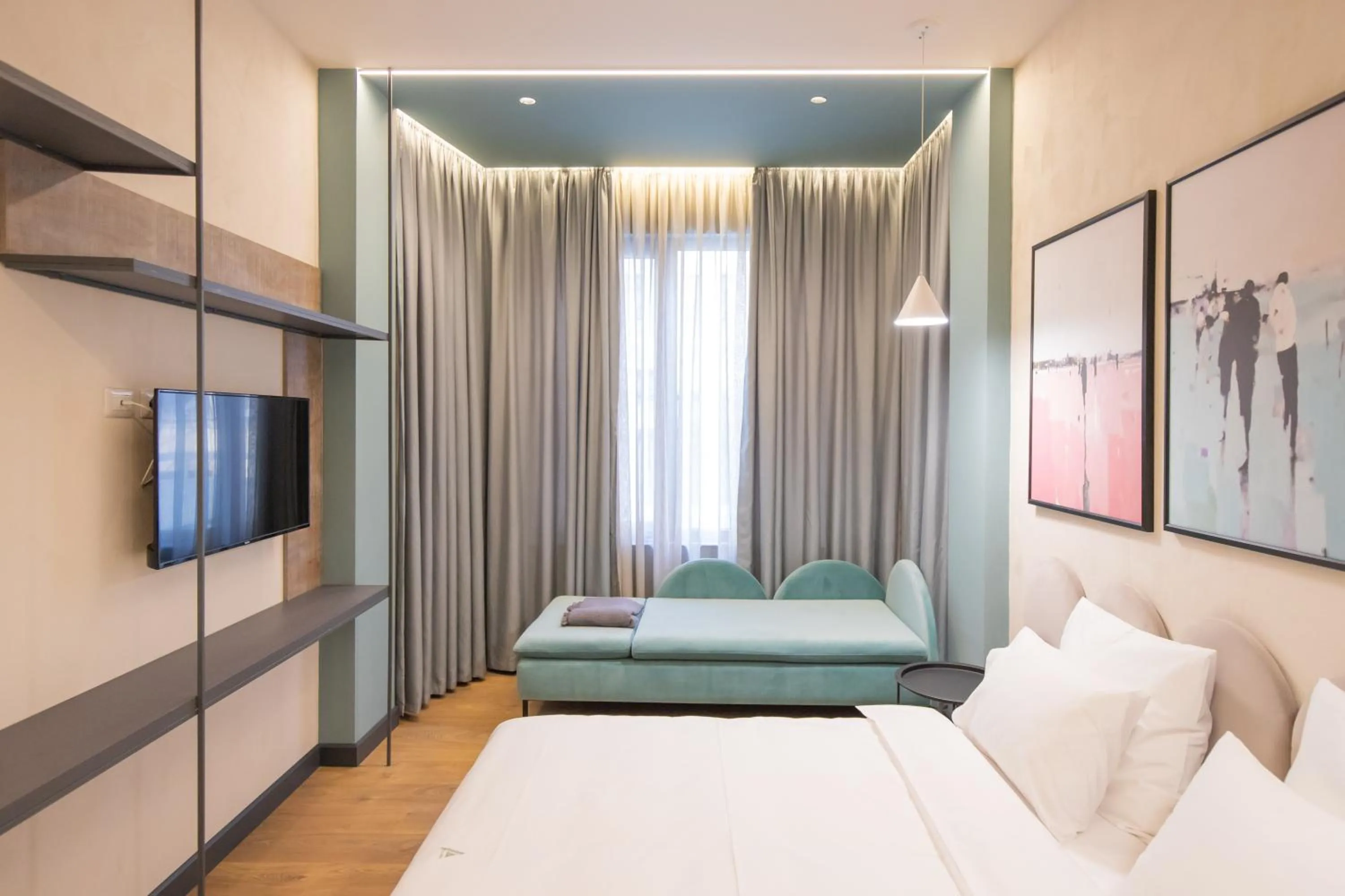 TV and multimedia, Bed in Allure Boutique Hotel