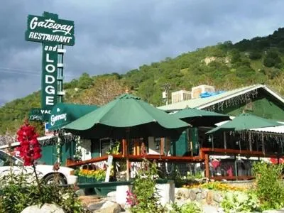 Facade/entrance in The Gateway Restaurant & Lodge
