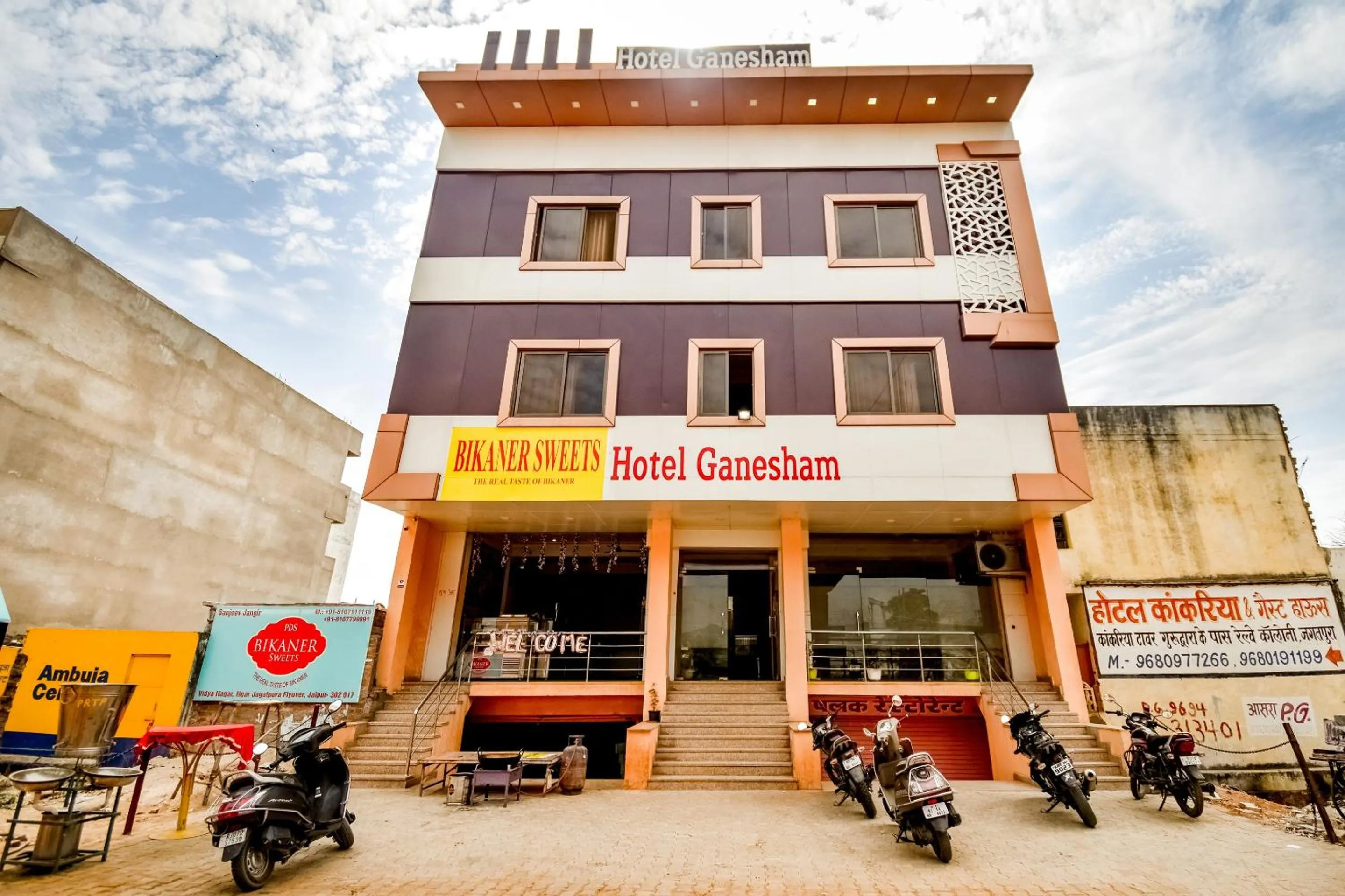 Facade/entrance in Hotel O Shri Ganesham