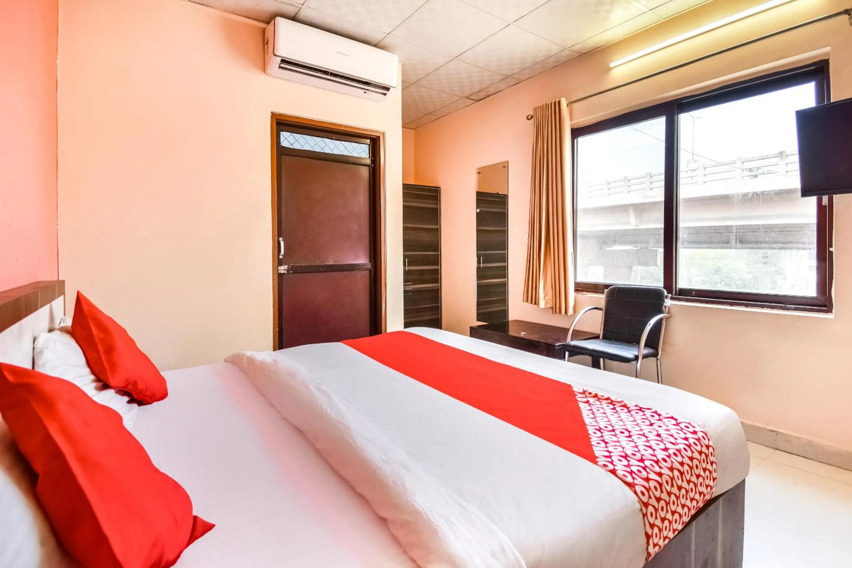 Bedroom, Bed in Hotel O Shri Ganesham