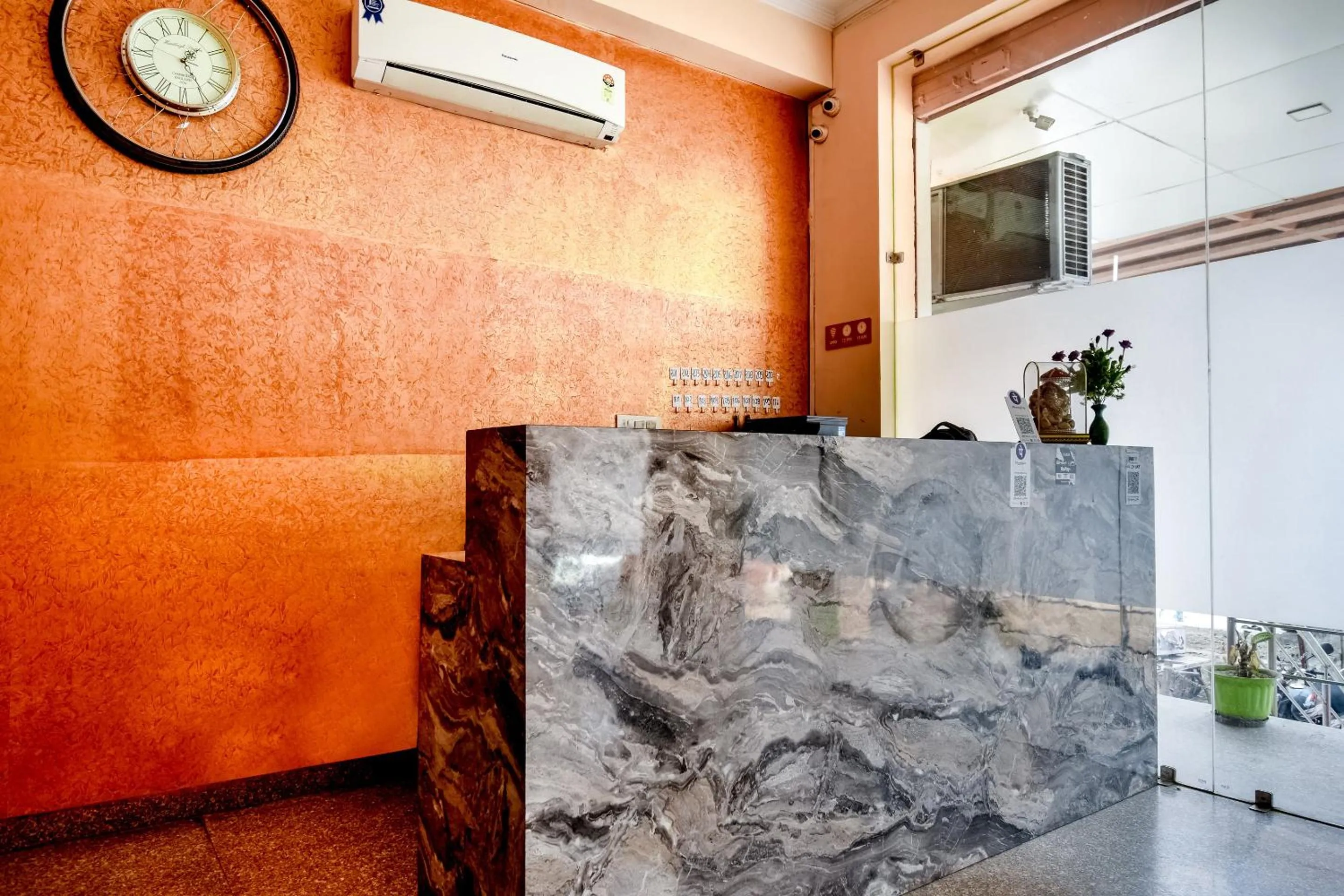 Lobby or reception in Hotel O Shri Ganesham