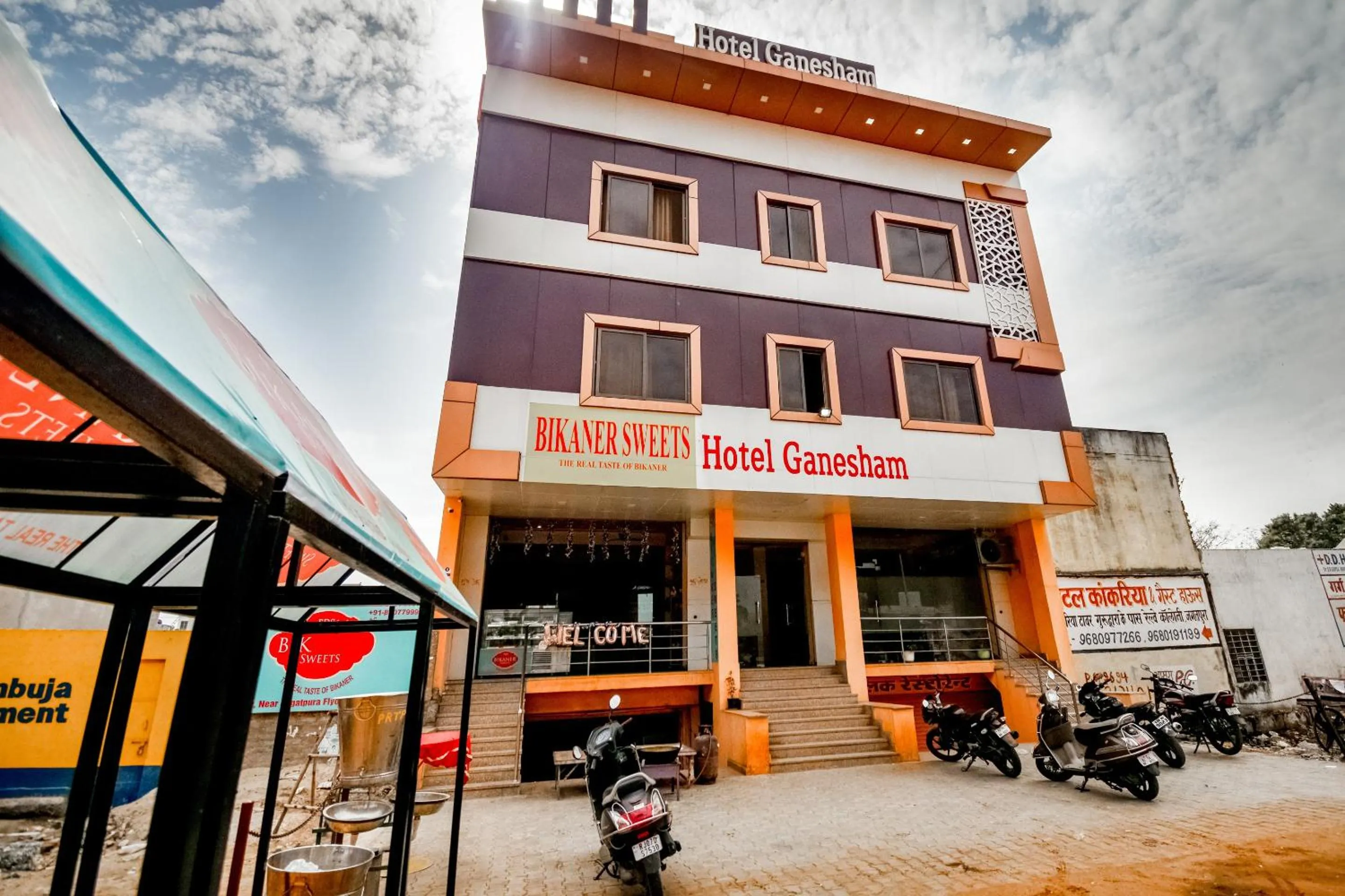 Facade/entrance in Hotel O Shri Ganesham