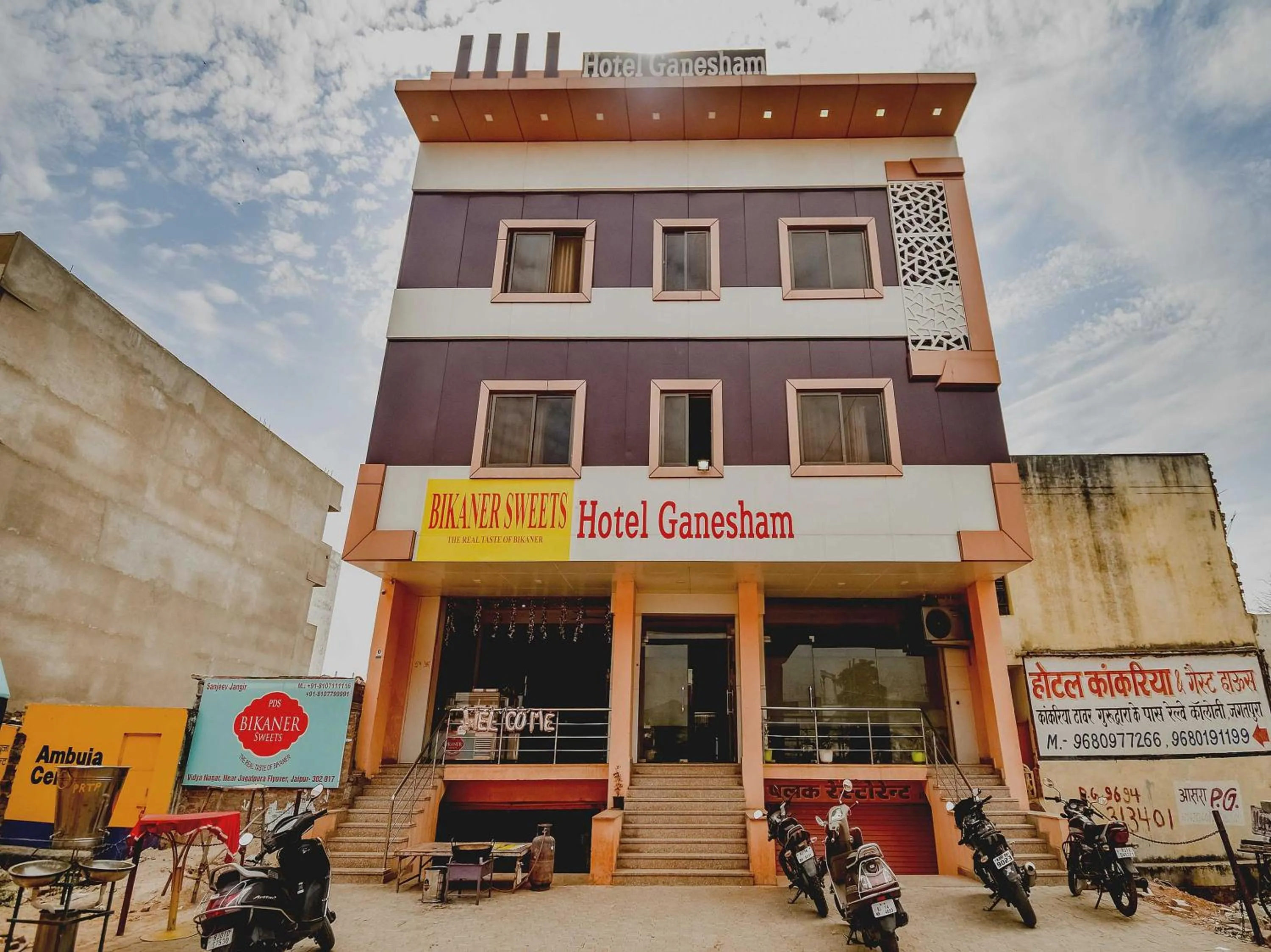 Facade/entrance in Hotel O Shri Ganesham
