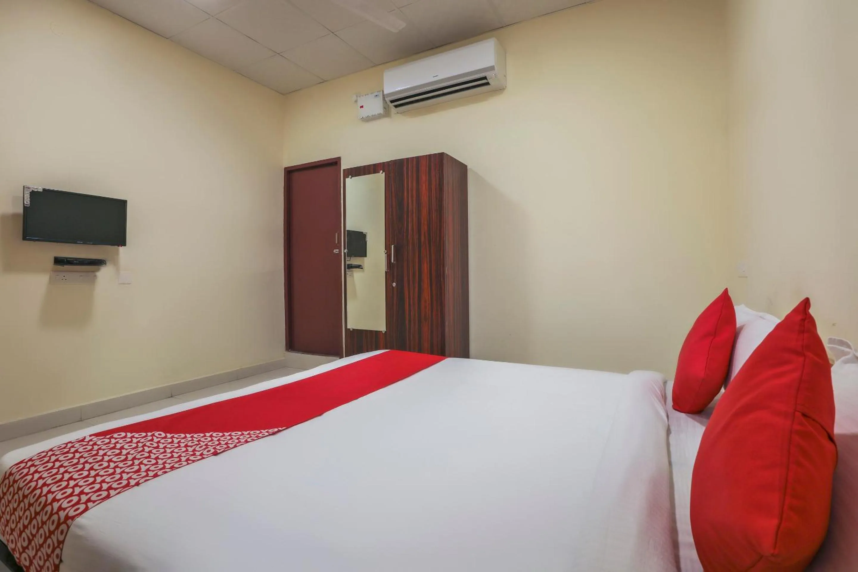 Bedroom, Bed in Hotel O Om Sakthi Hotel