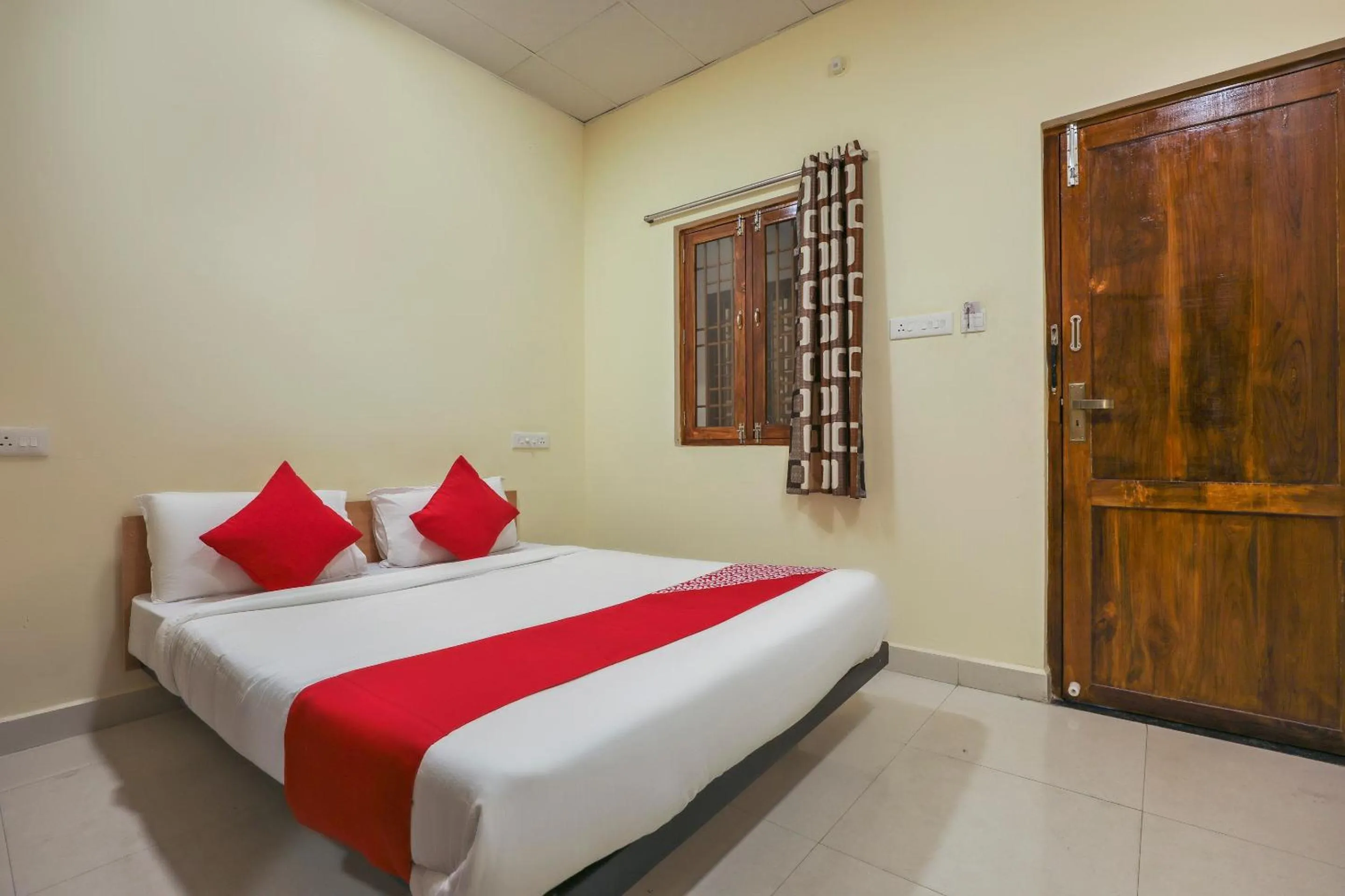 Bedroom, Bed in Hotel O Om Sakthi Hotel