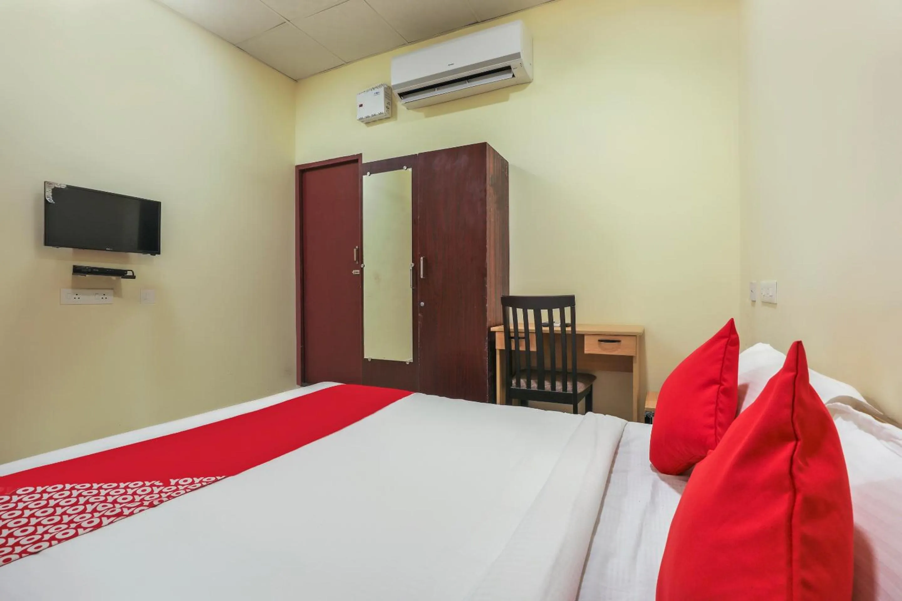 Bedroom, Bed in Hotel O Om Sakthi Hotel