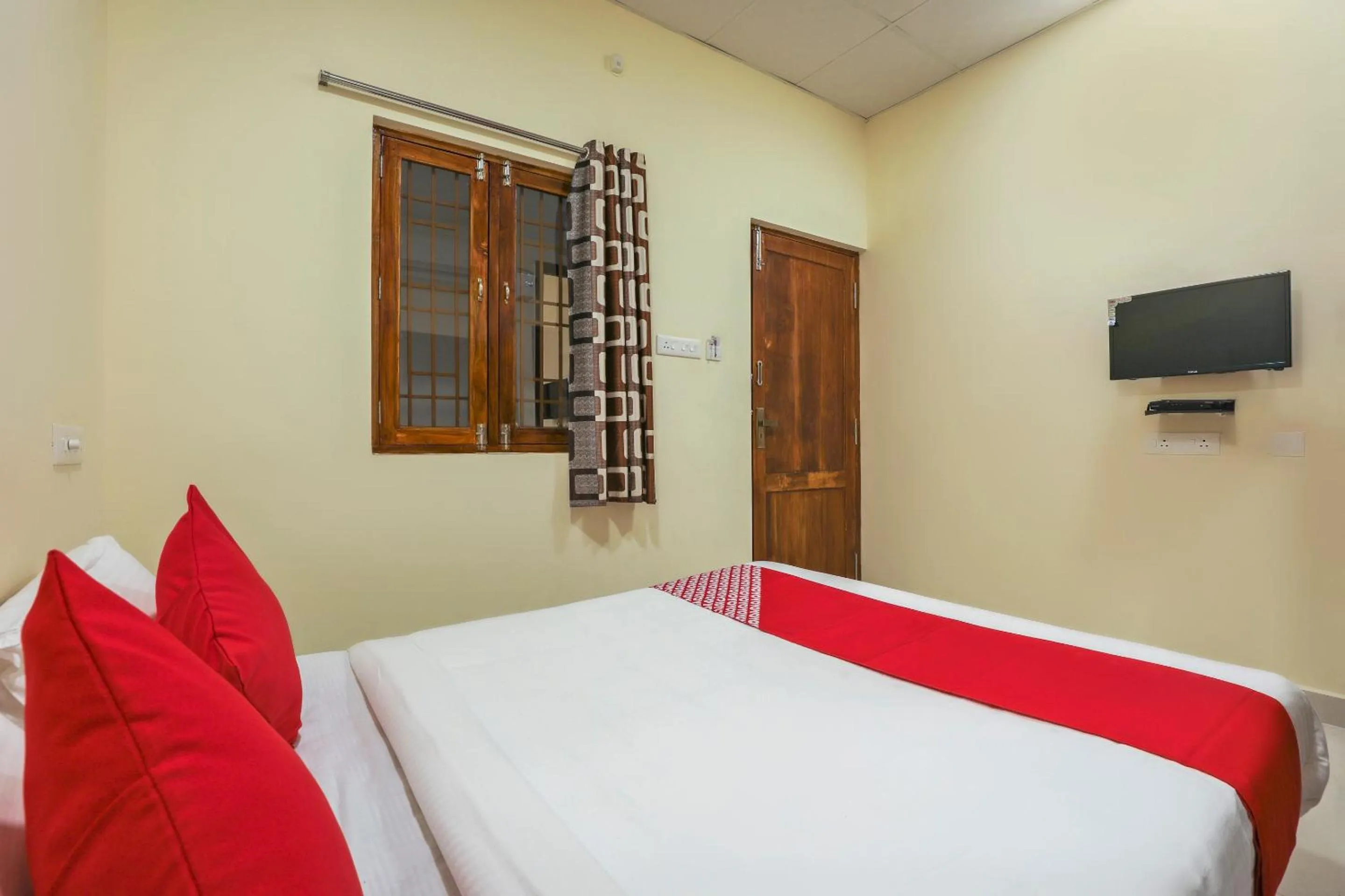 Bedroom, Bed in Hotel O Om Sakthi Hotel