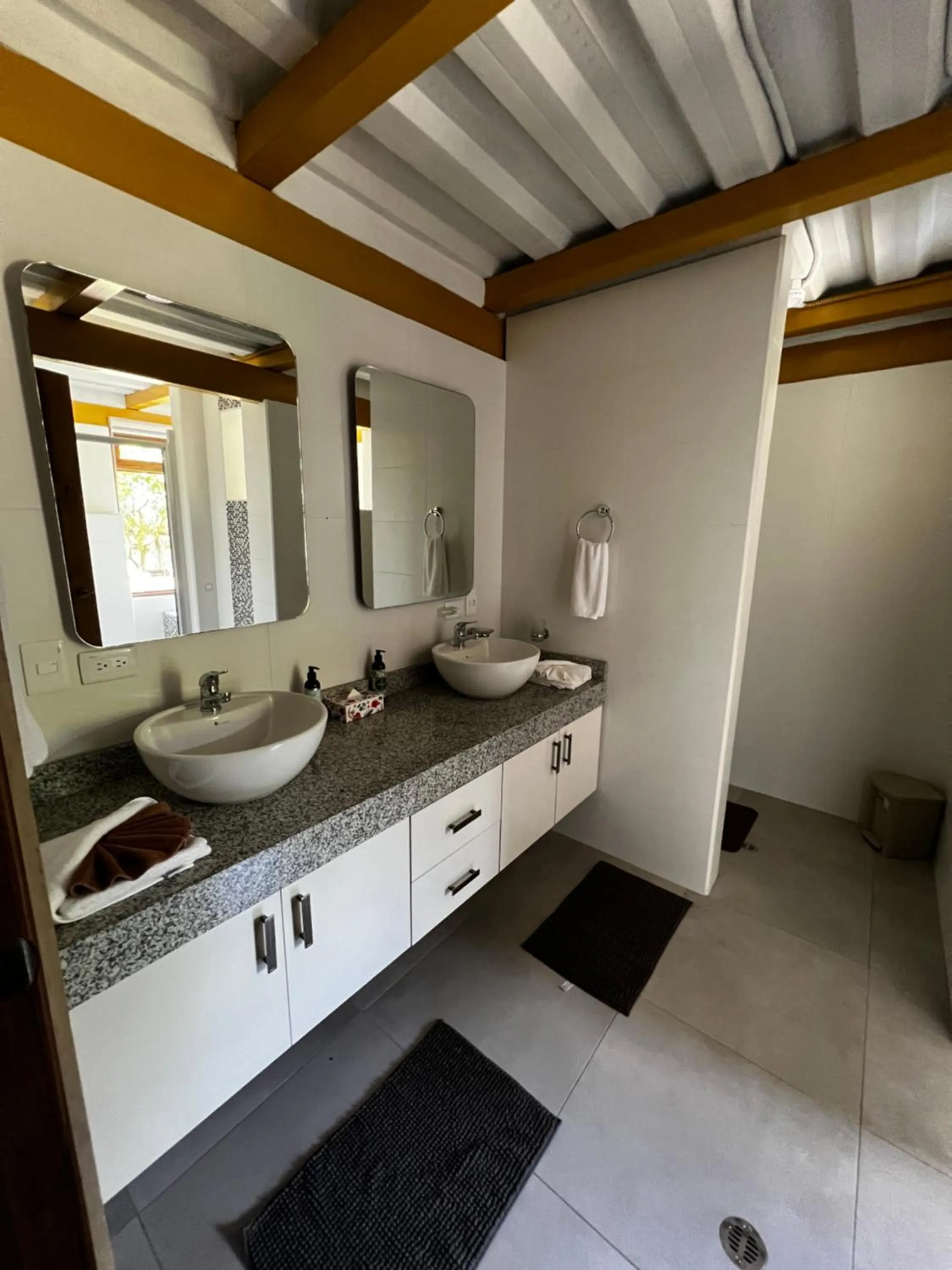Bathroom in Hacienda Jimenita Wildlife Reserve