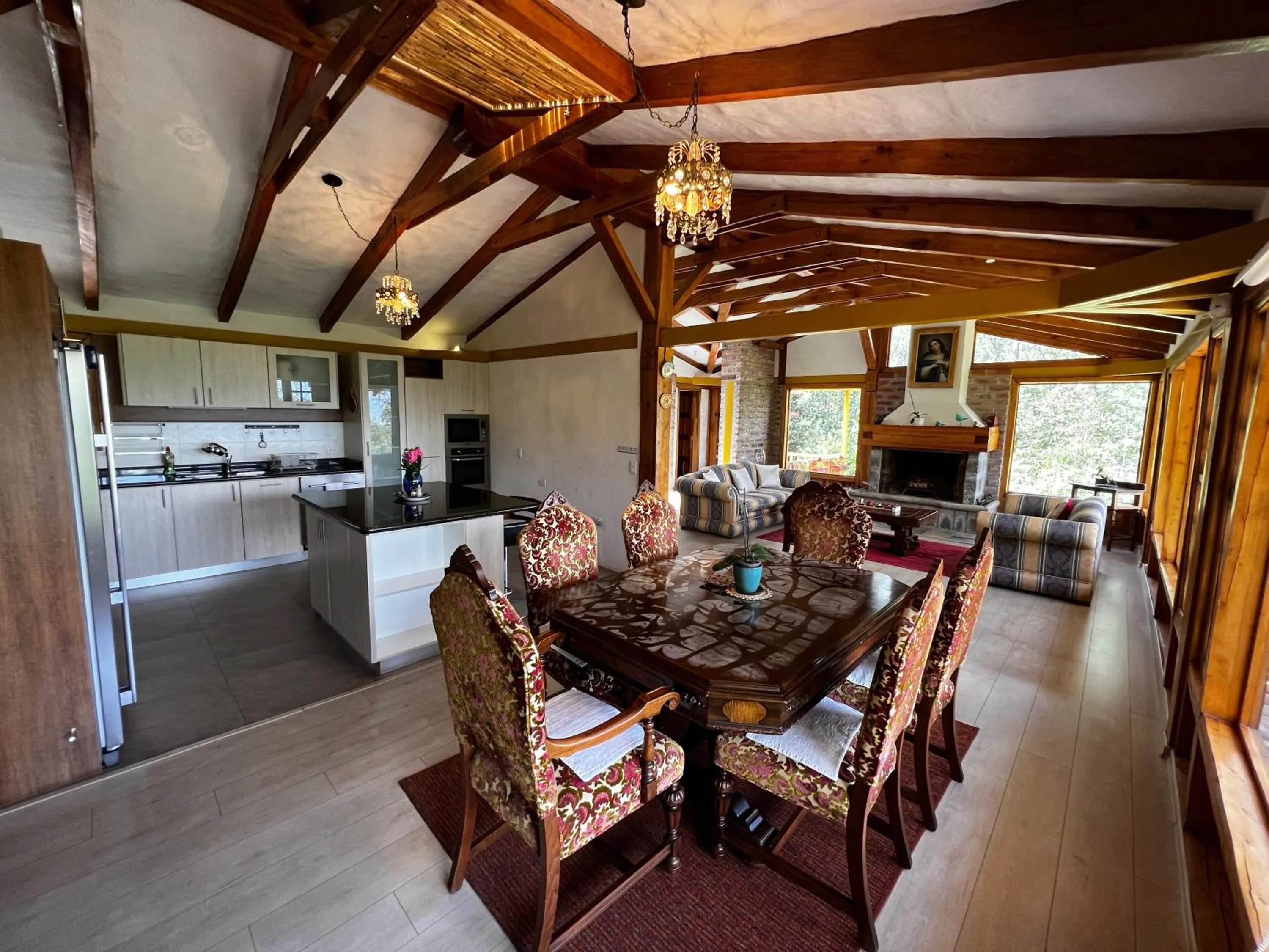 Kitchen or kitchenette in Hacienda Jimenita Wildlife Reserve