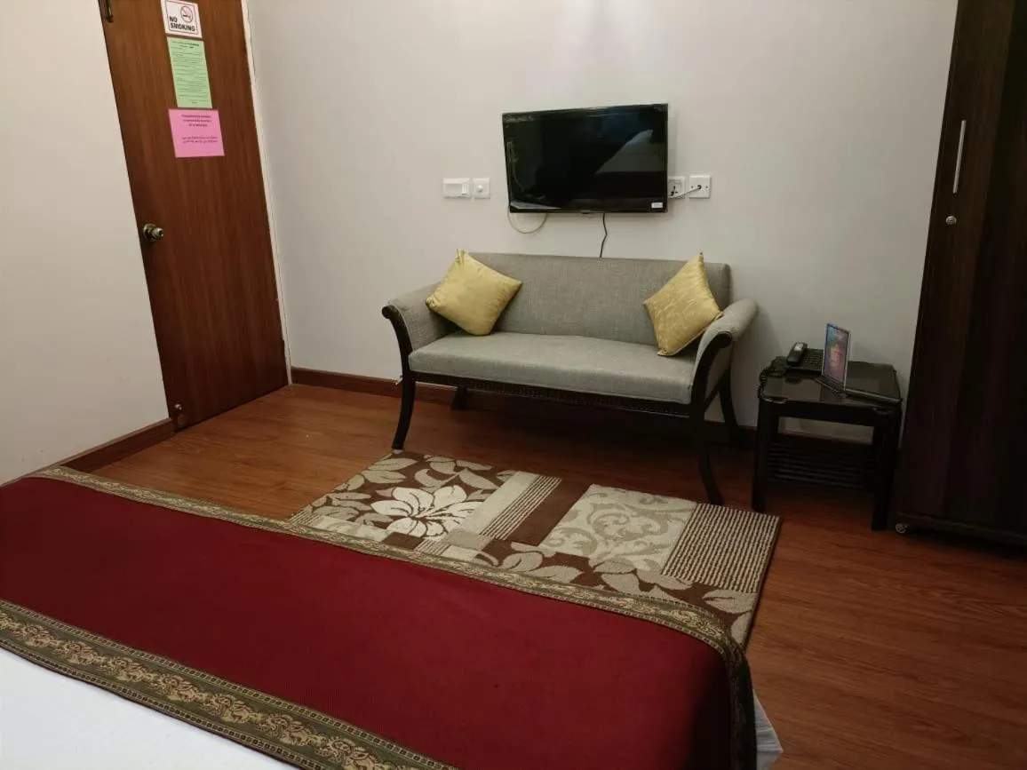 Hotel Gulberg Grand