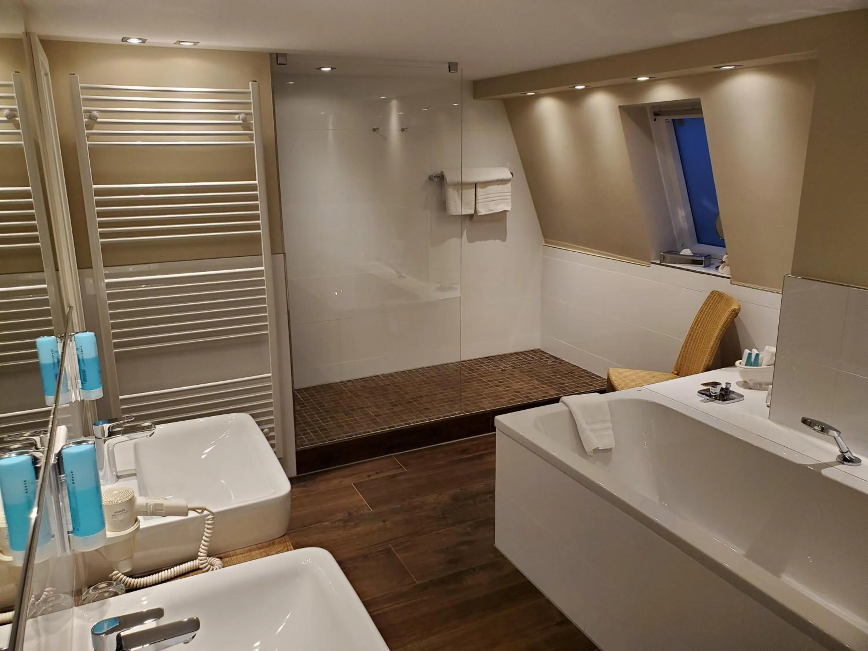 Bathroom in Hotel am Schlosspark garni