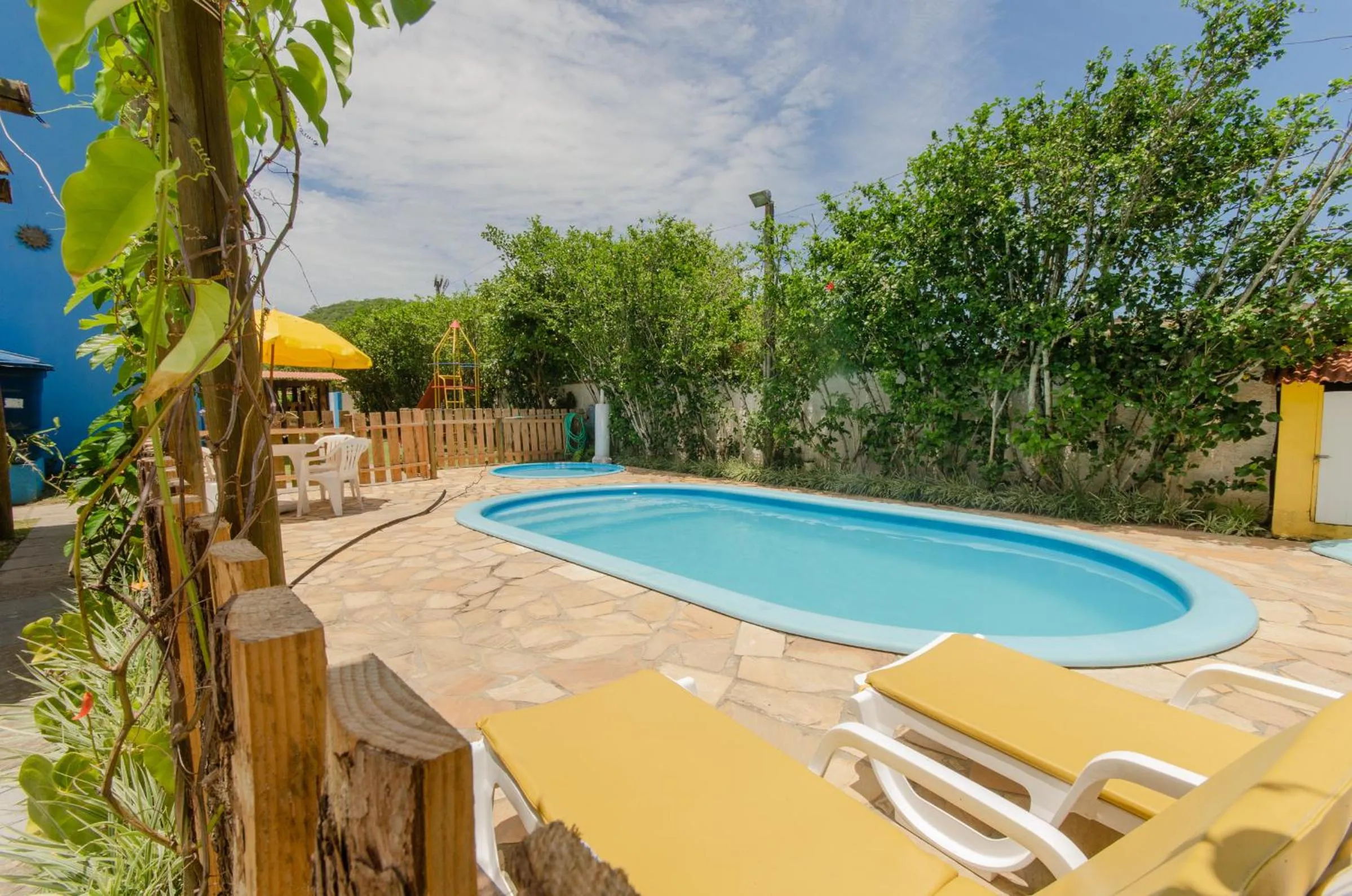 Swimming pool in Pousada Recanto Dom Arthur