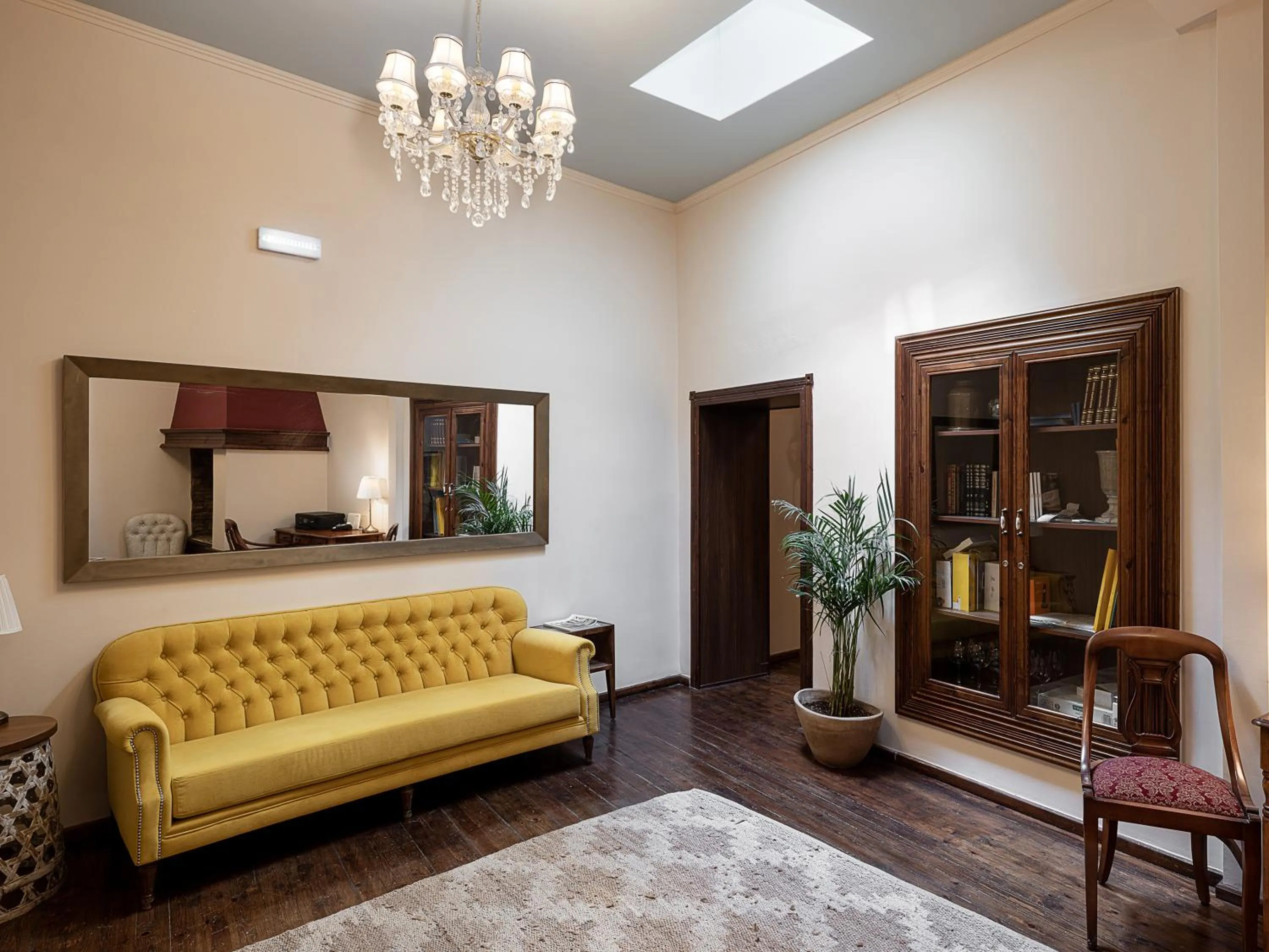 Living room in Old Town Suites