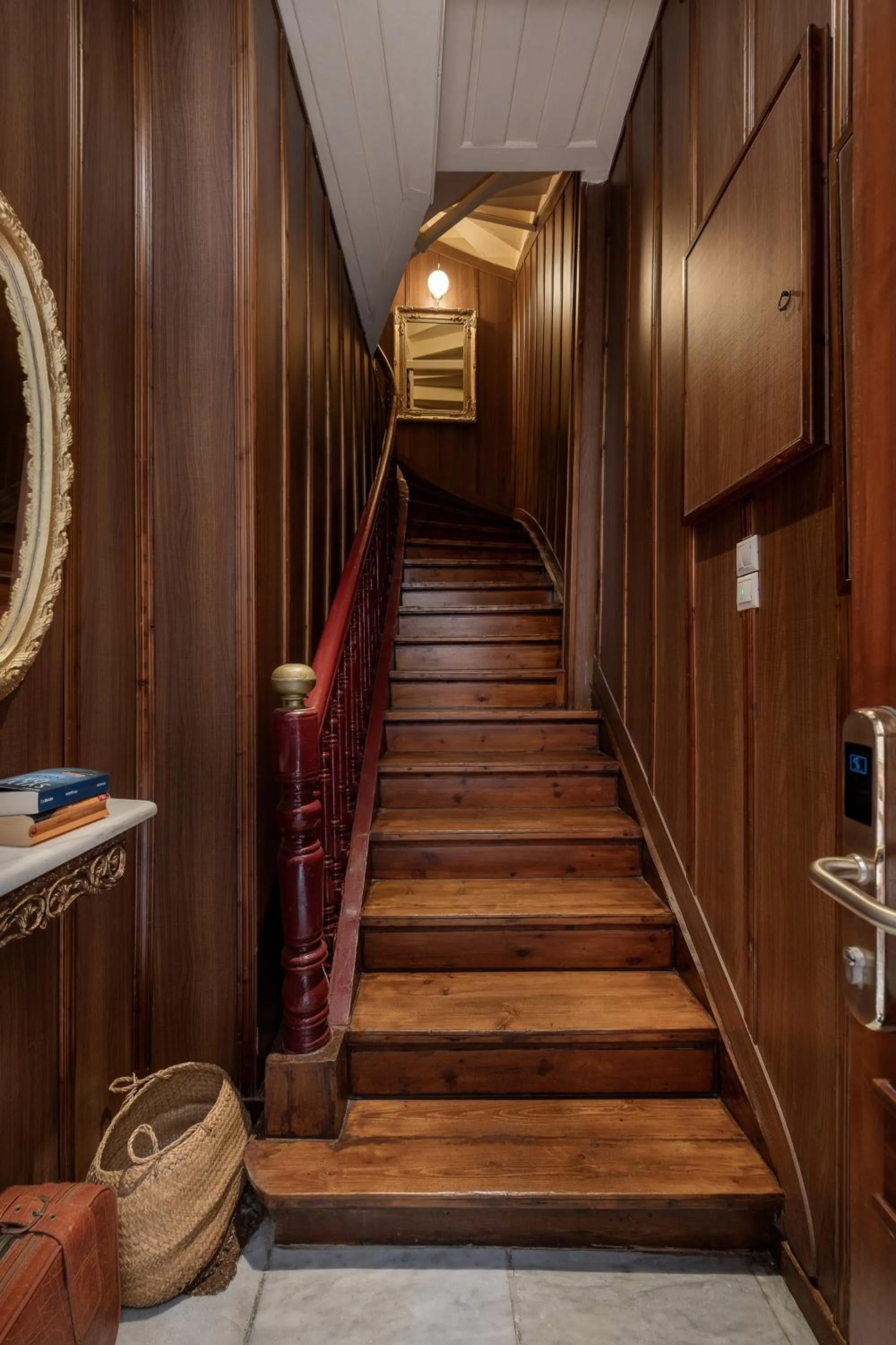 Facade/entrance in Old Town Suites