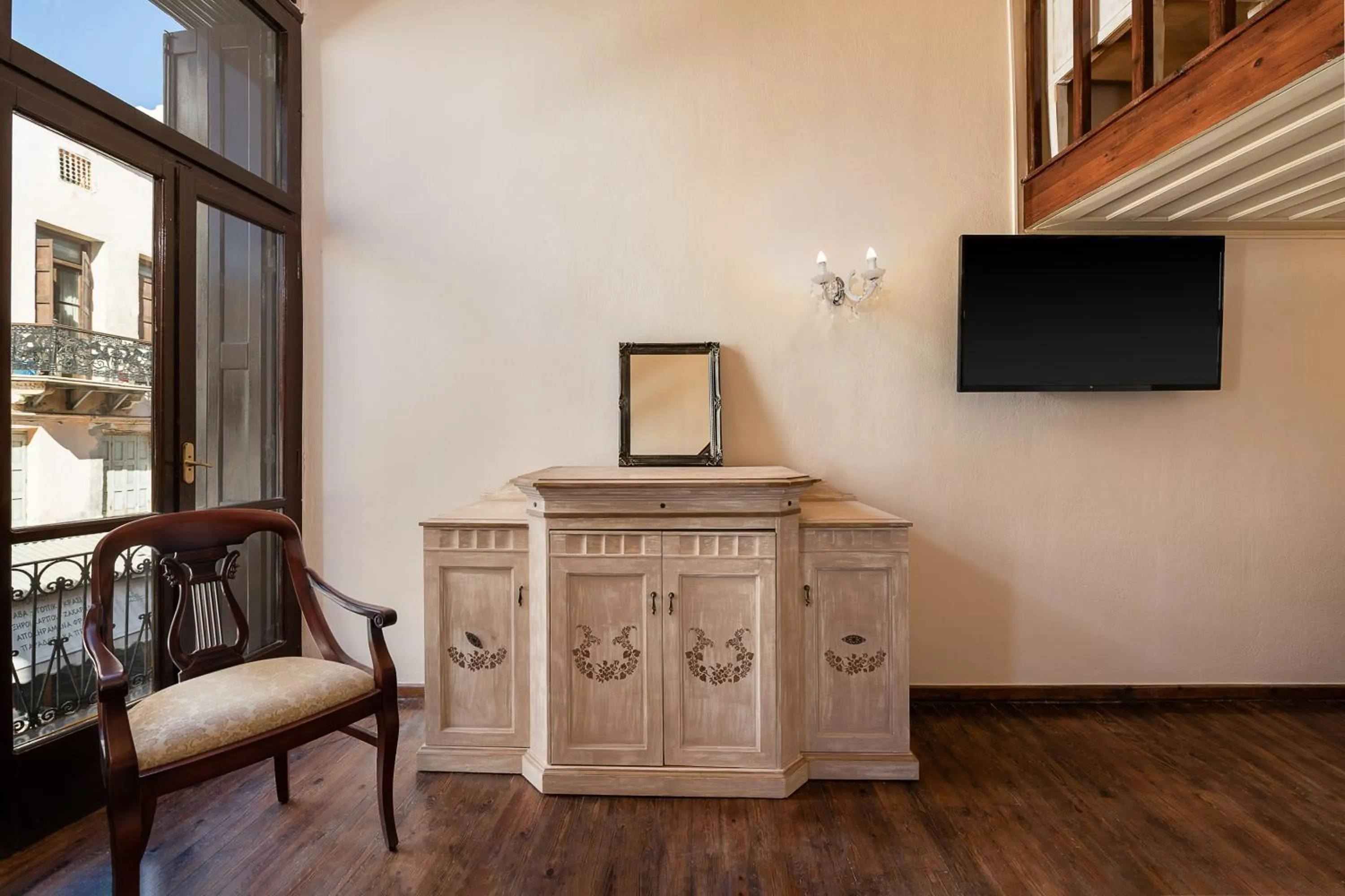 Living room in Old Town Suites