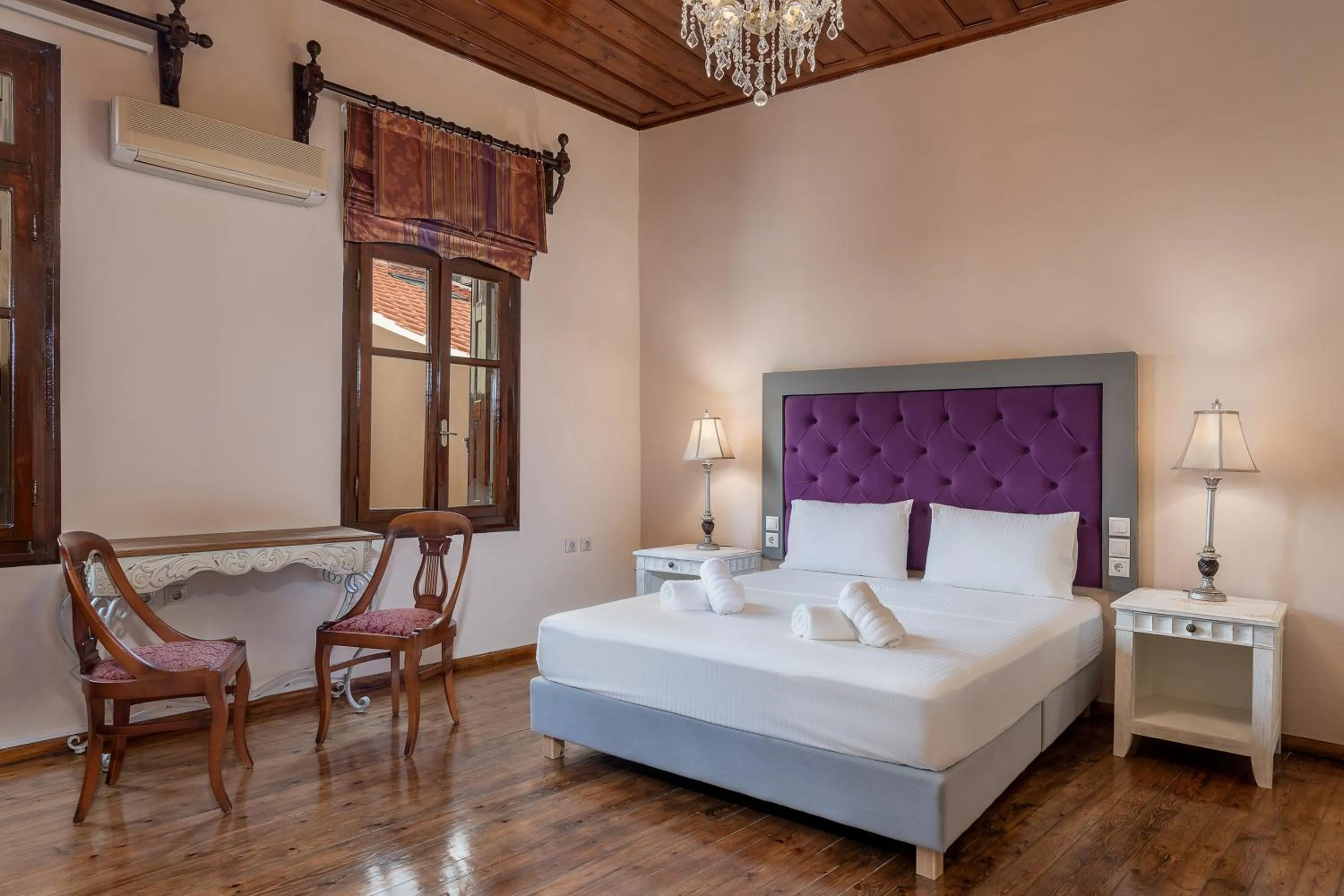 Bed in Old Town Suites