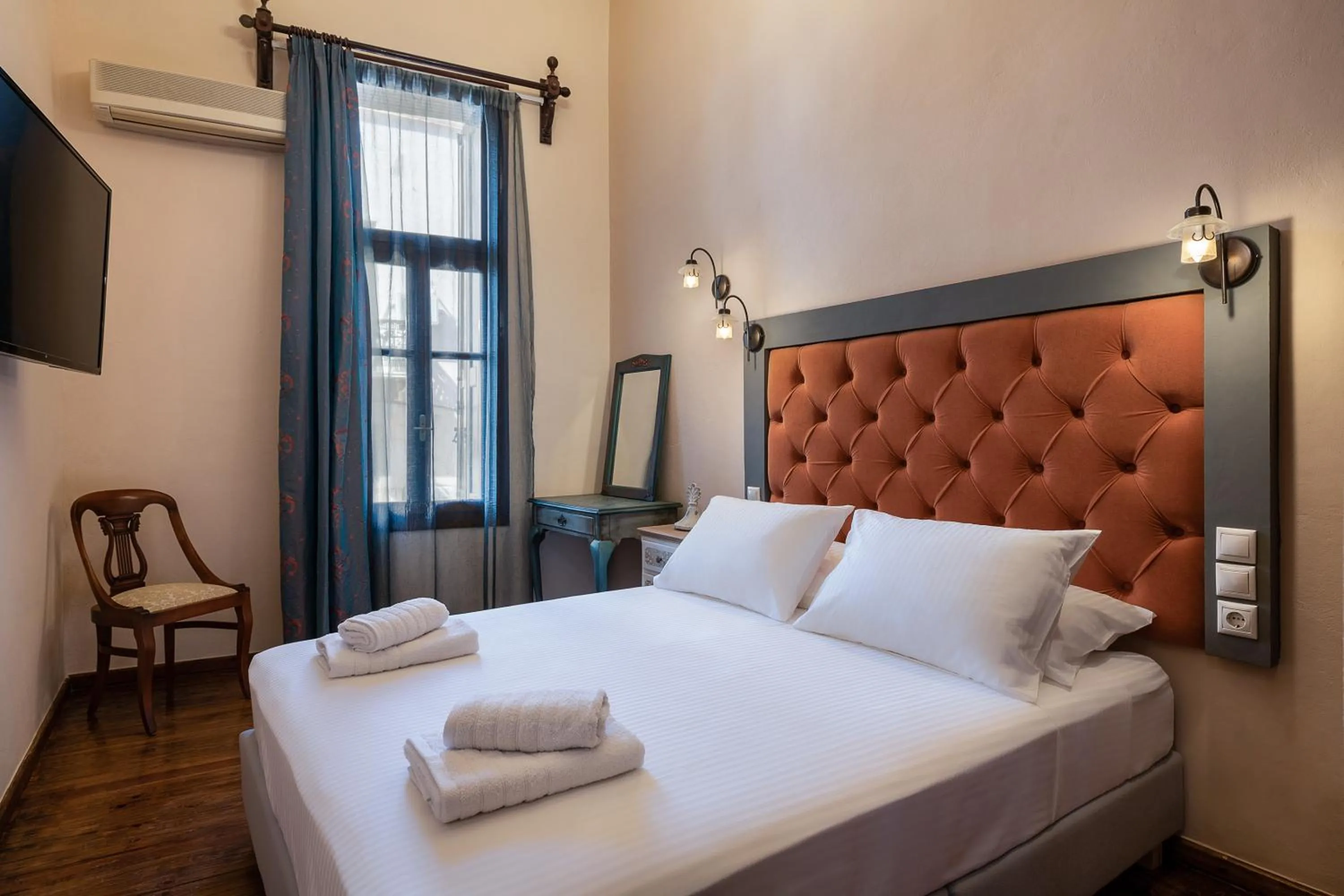 Bedroom, Bed in Old Town Suites