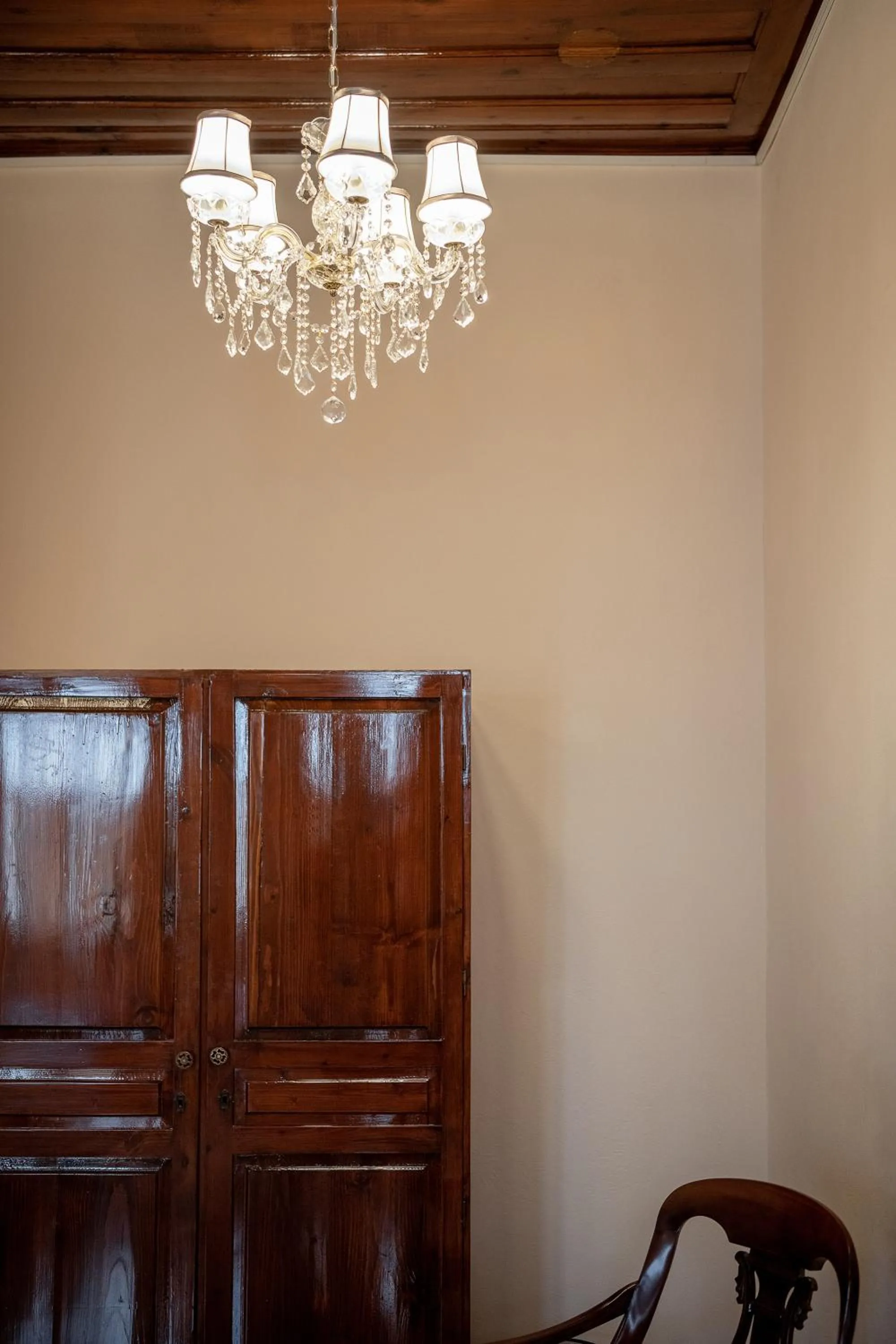 Seating area in Old Town Suites