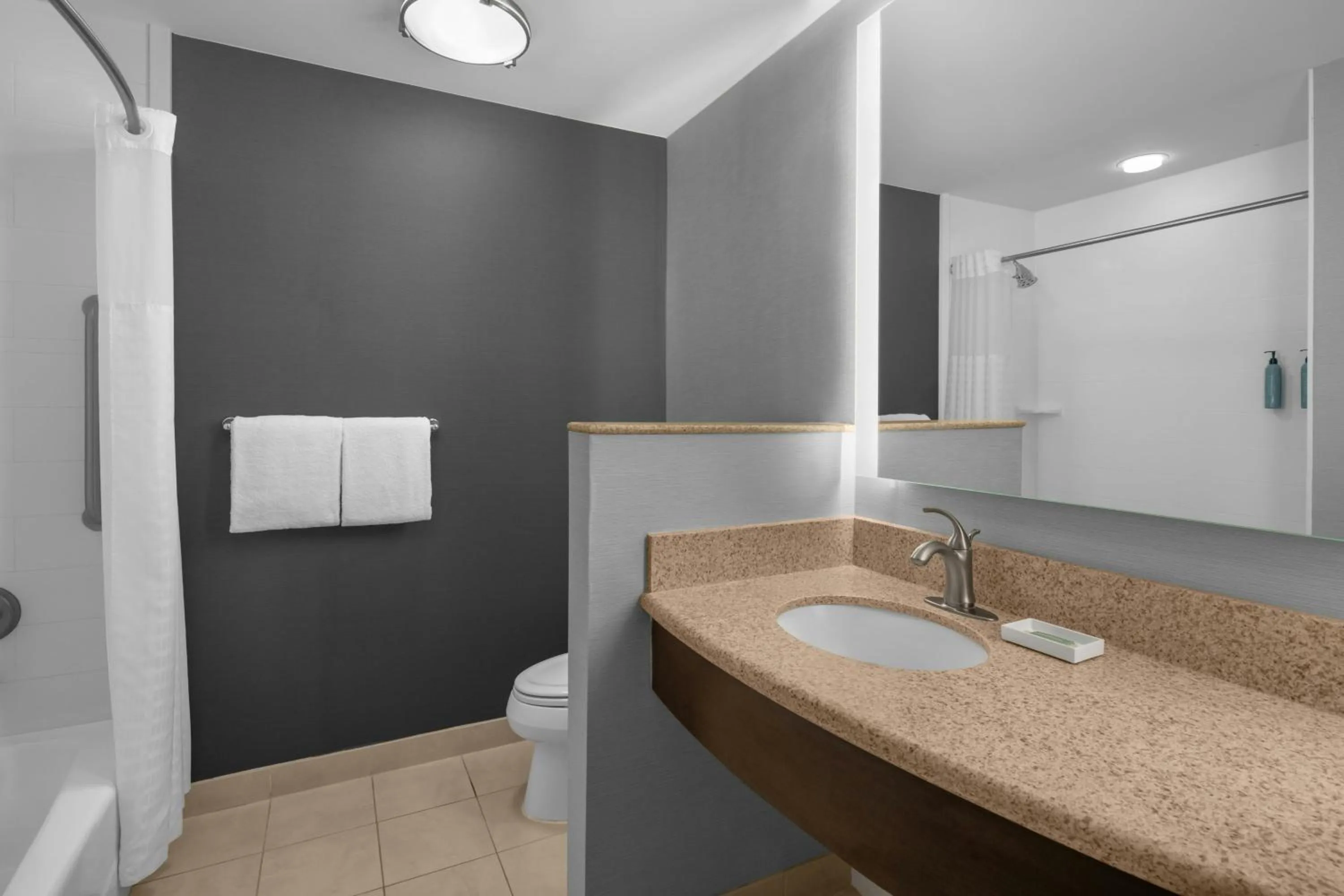 Bathroom in Courtyard By Marriott Houston Kingwood