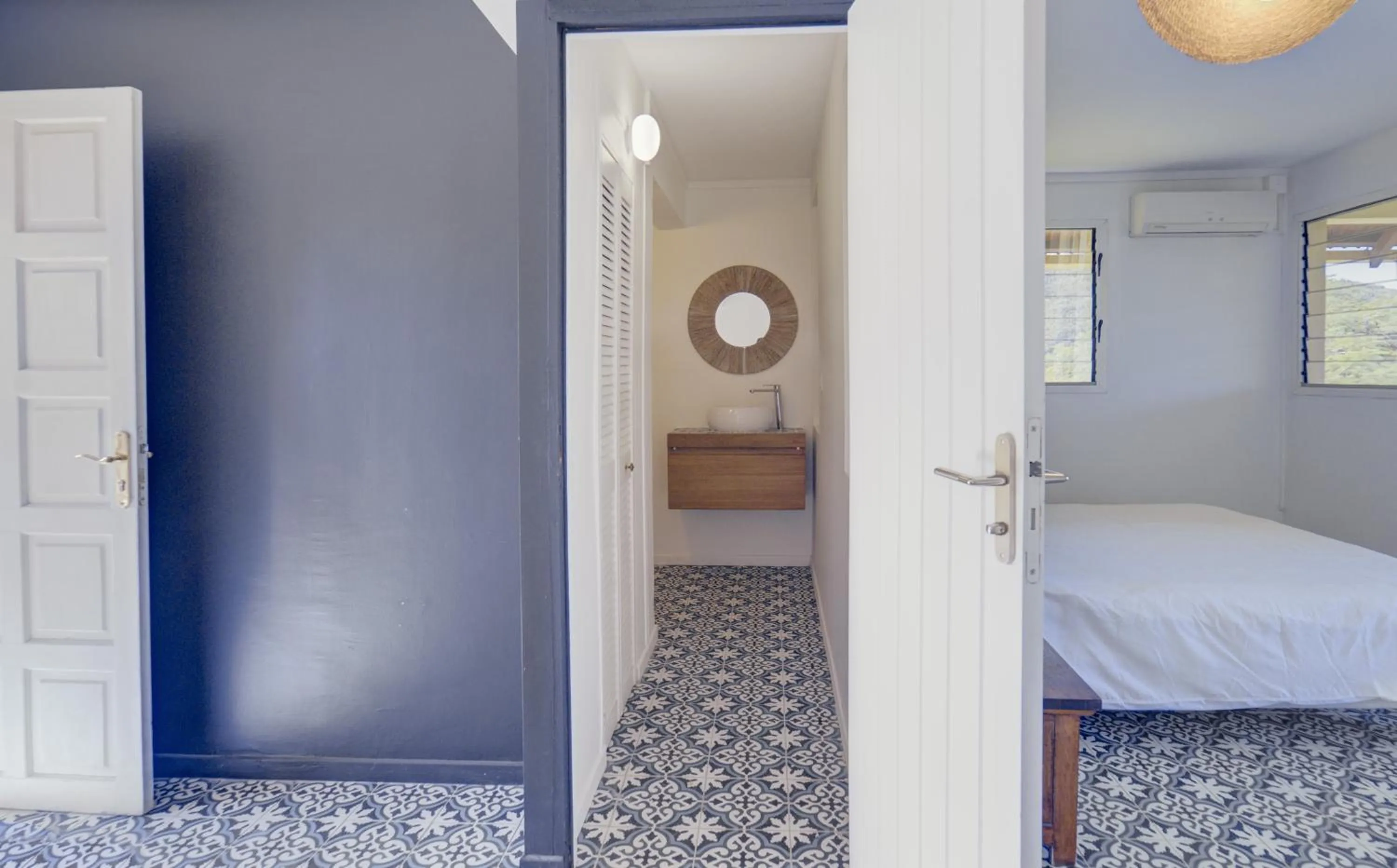 Bathroom, Bed in Domaine de l'Anse Ramier