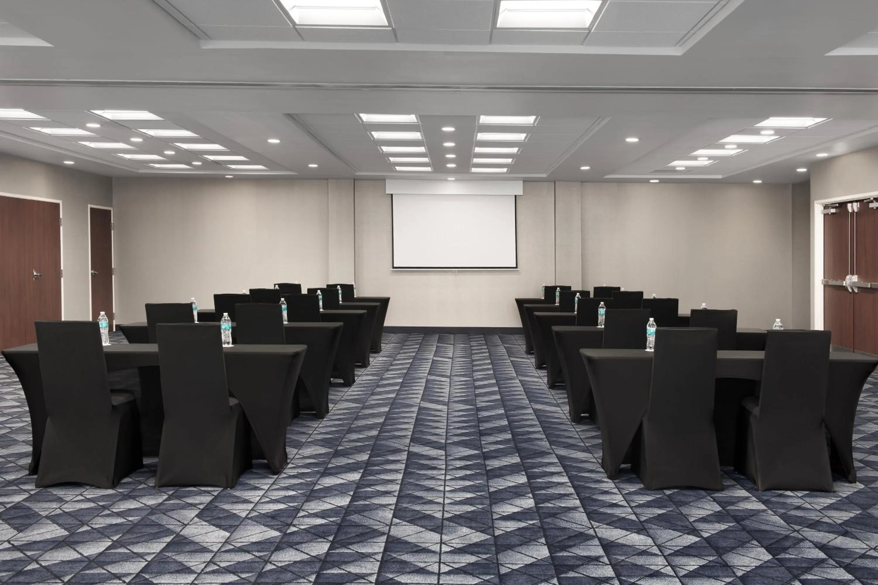 Meeting/conference room in Courtyard By Marriott Little Rock North