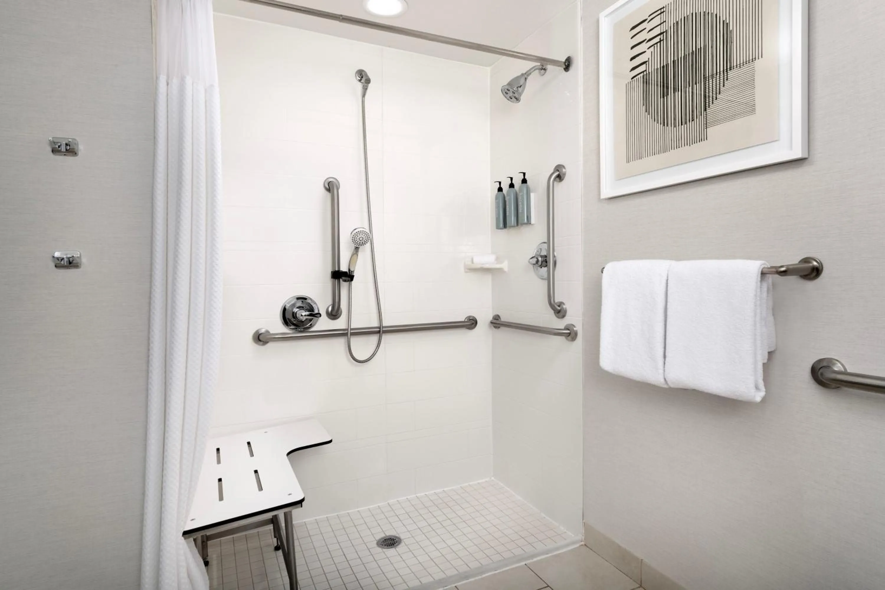 Bathroom in Courtyard By Marriott Little Rock North