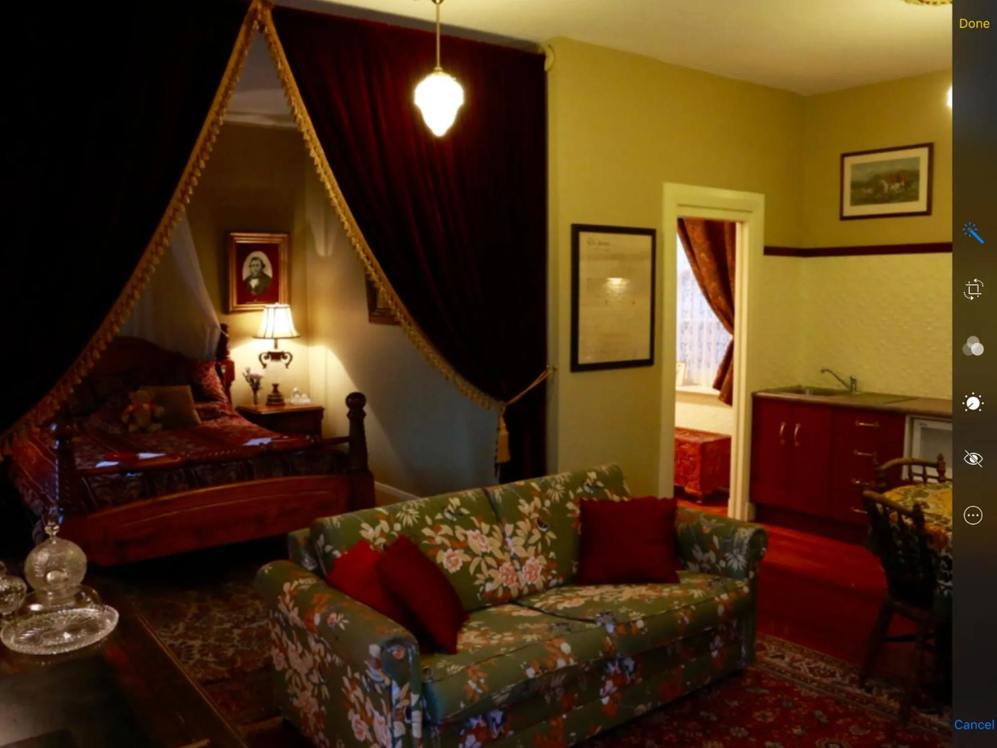 Photo of the whole room in Blakes Manor Self Contained Heritage Accommodation