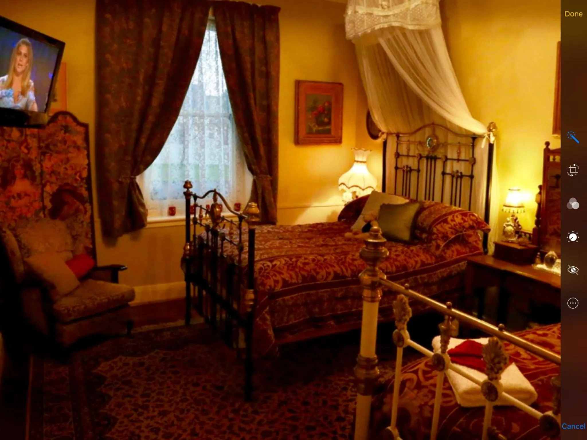 Photo of the whole room, Bed in Blakes Manor Self Contained Heritage Accommodation