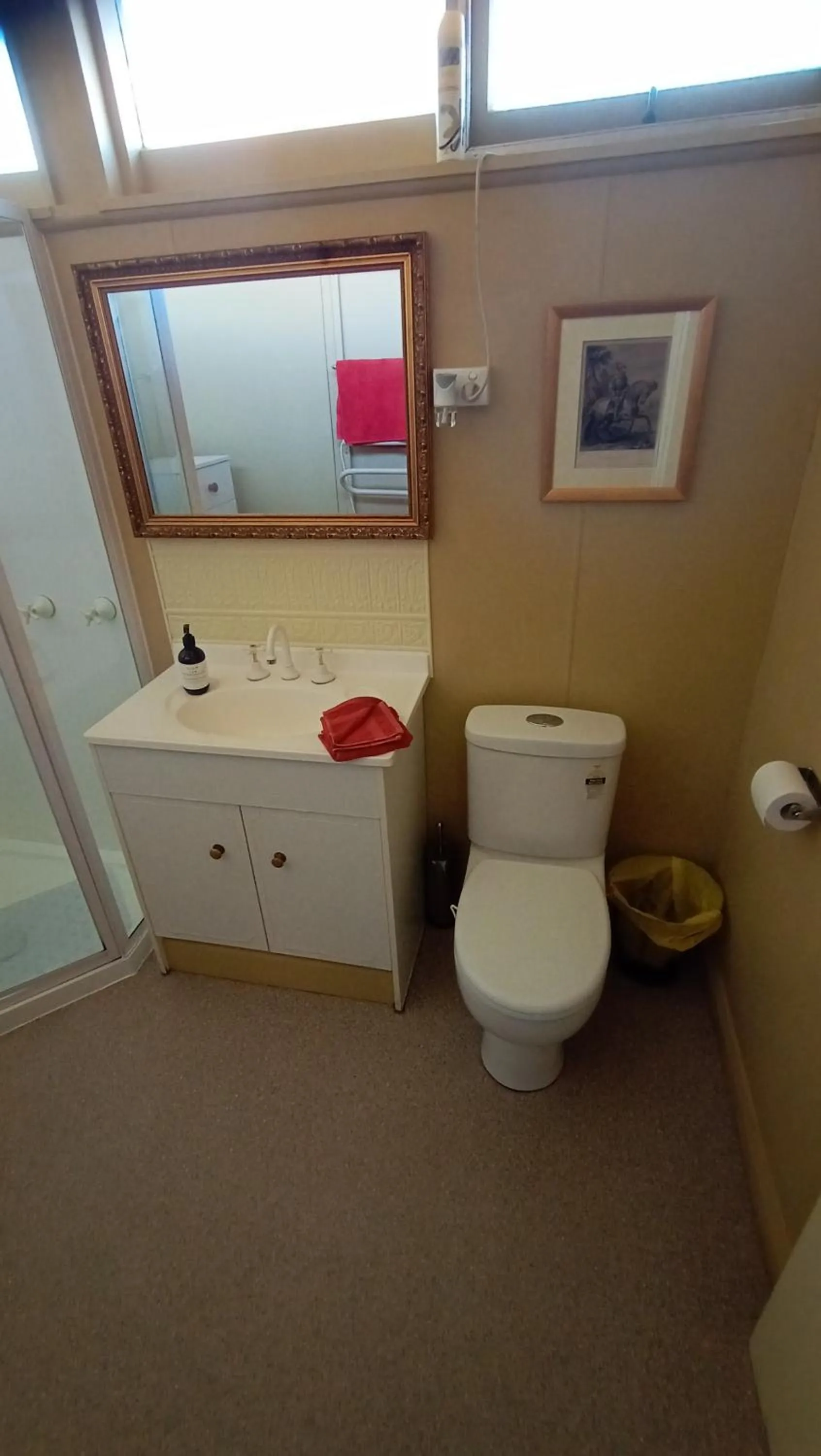 Bathroom in Blakes Manor Self Contained Heritage Accommodation