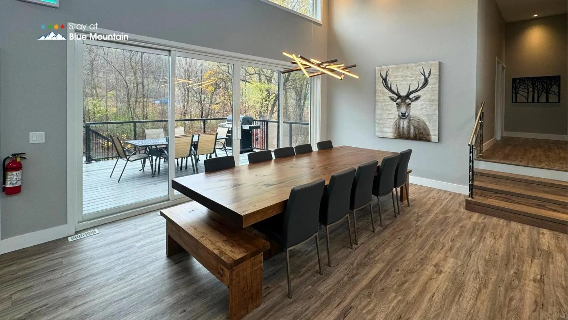 Dining area in Orchard Run Chalet