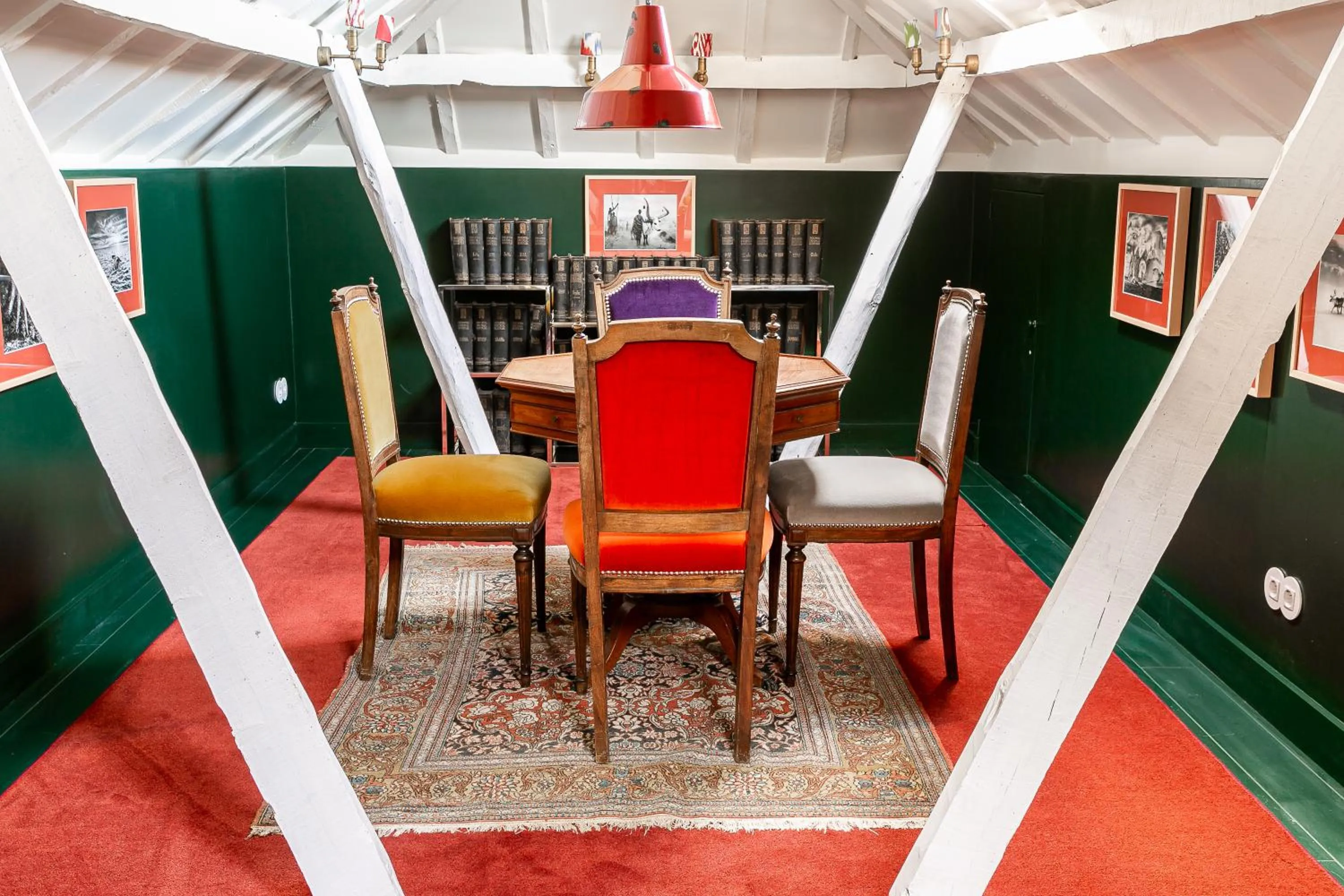 Communal lounge/ TV room in Rosegarden Essence Sintra - by Unlock Hotels