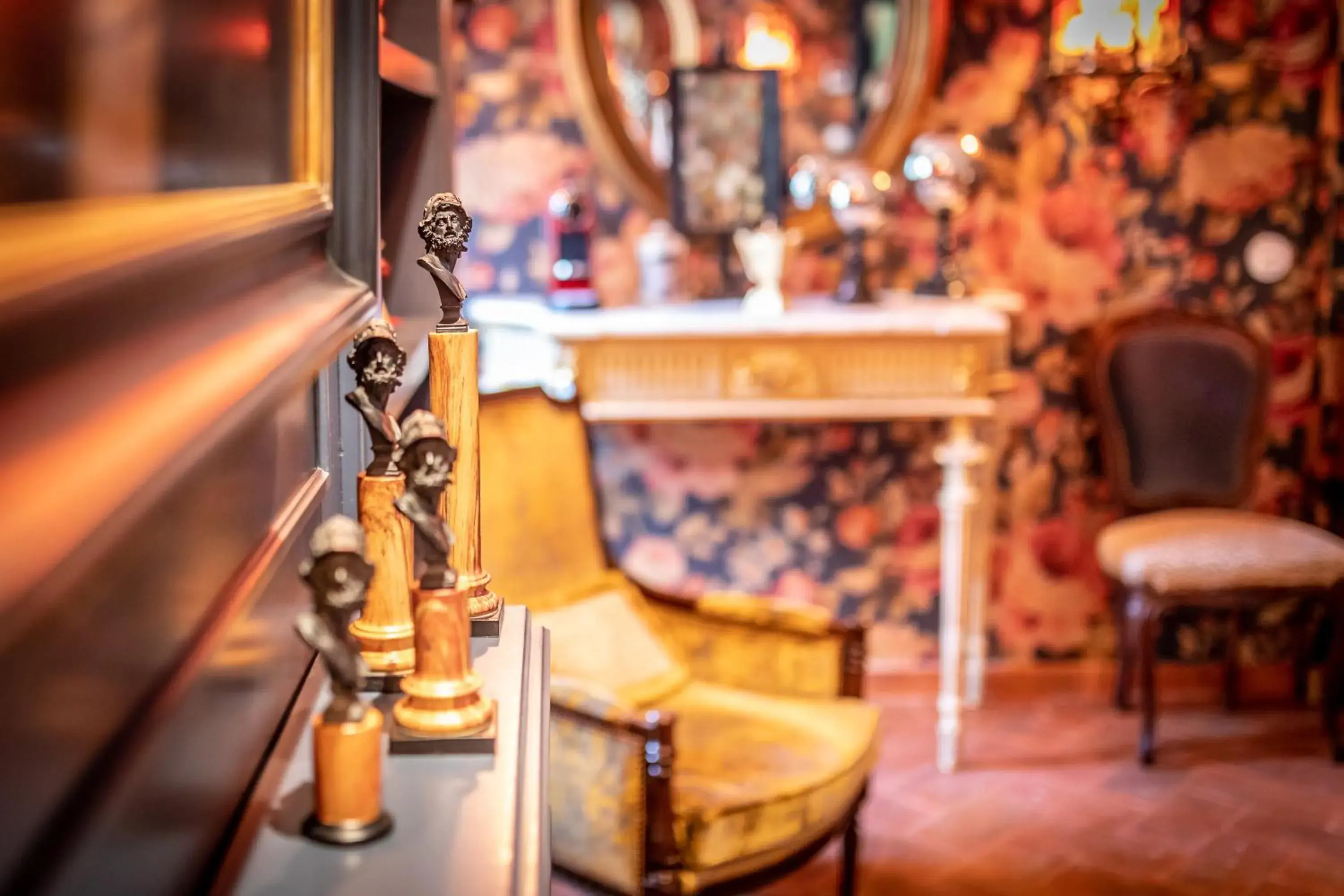 Living room in Rosegarden Essence Sintra - by Unlock Hotels Living room in Rosegarden Essence Sintra - by Unlock Hotels