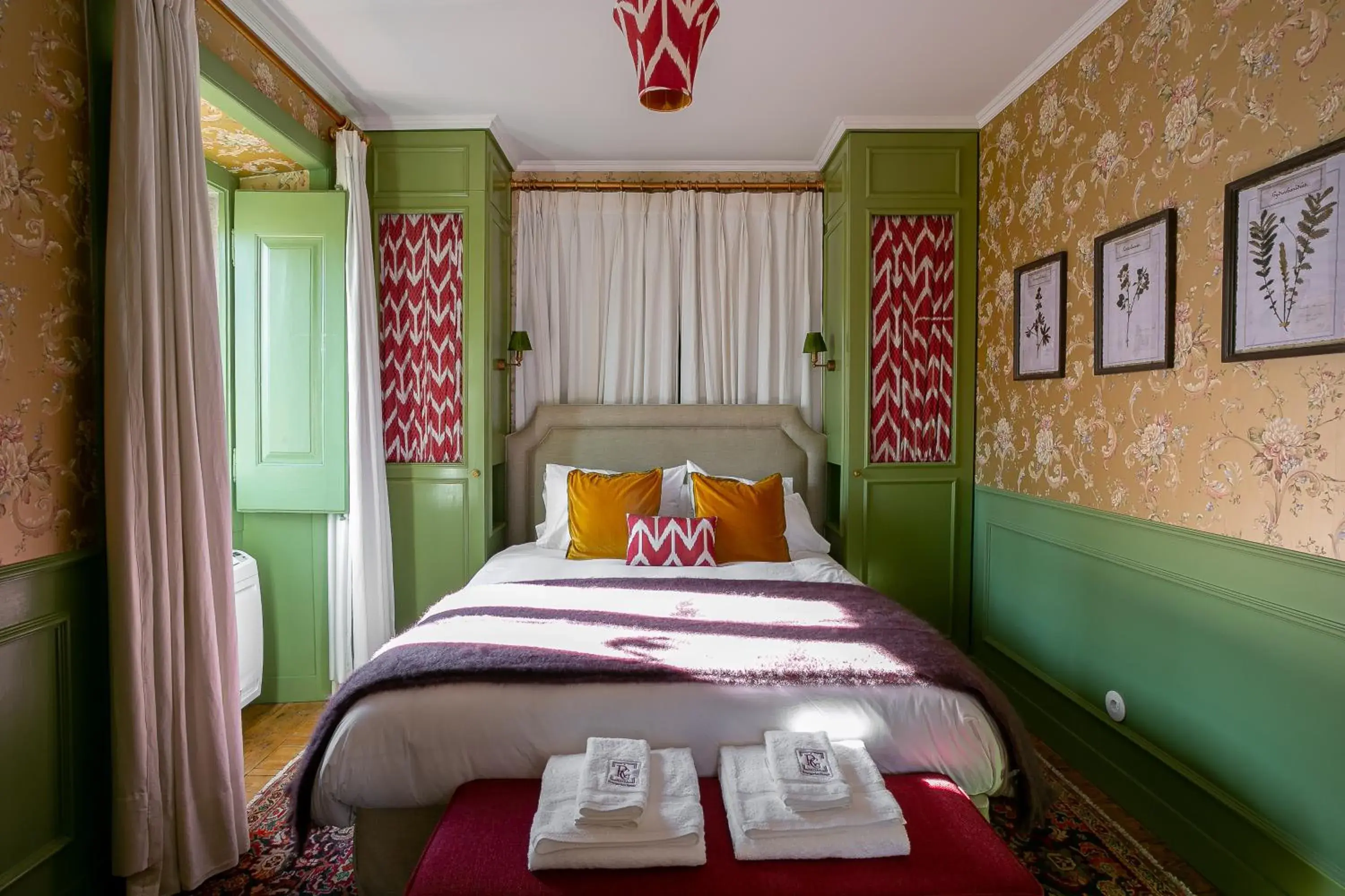 Deluxe Room in Rosegarden Essence Sintra - by Unlock Hotels Deluxe Room in Rosegarden Essence Sintra - by Unlock Hotels