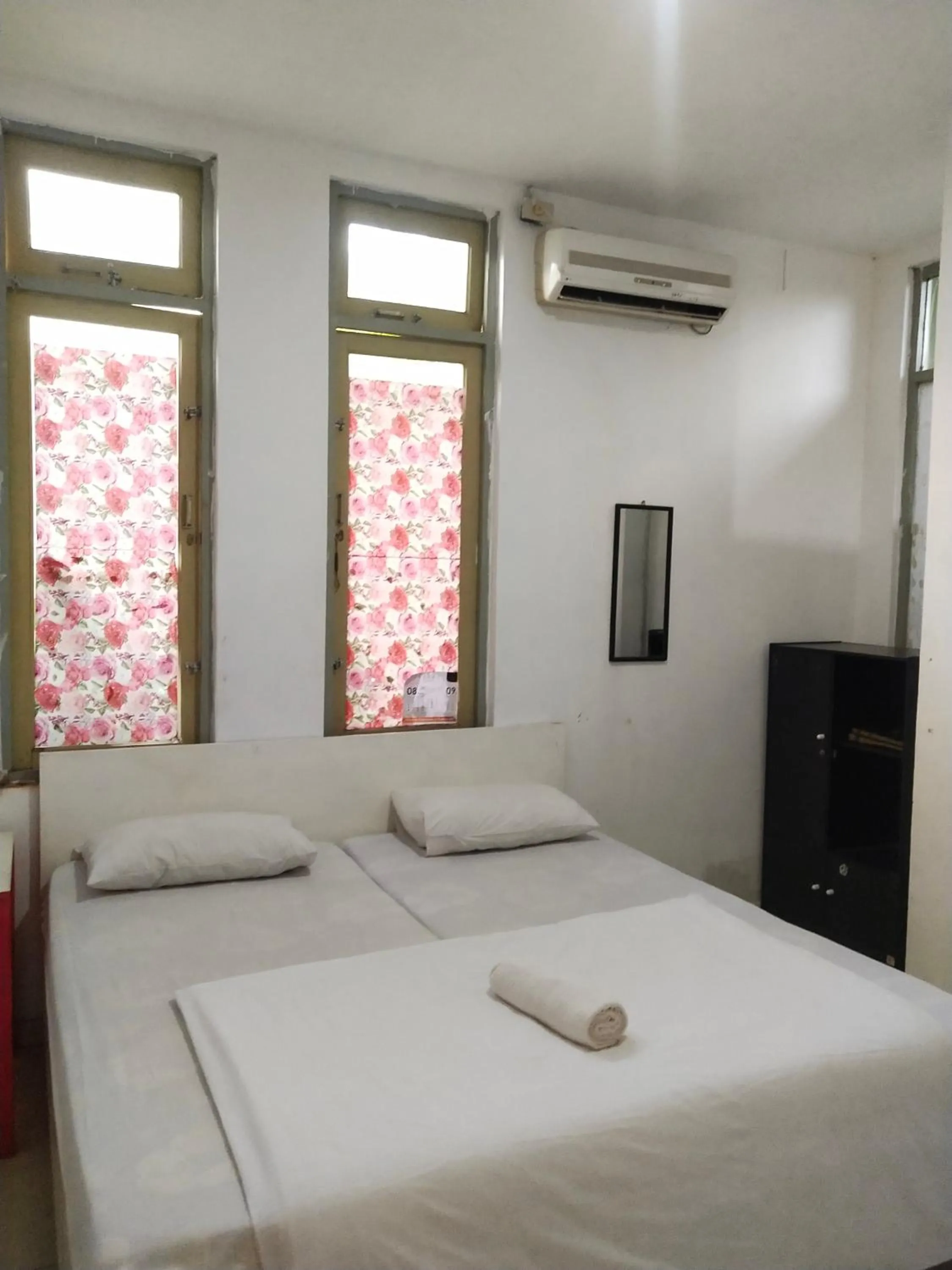 Bedroom, Bed in Wisma Syariah Lambhuk Banda Aceh RedPartner