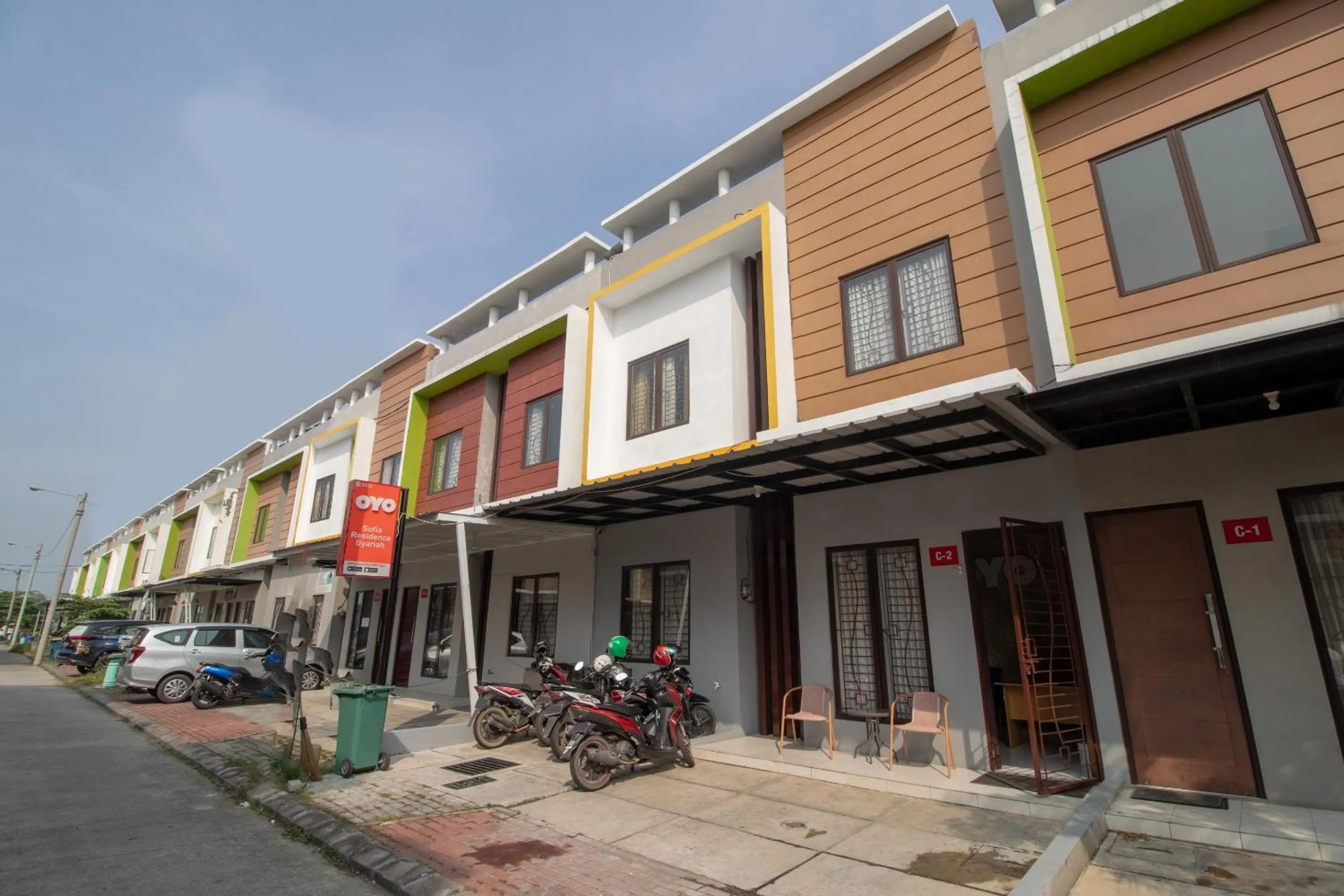 Facade/entrance in OYO 3253 Sofia Residence