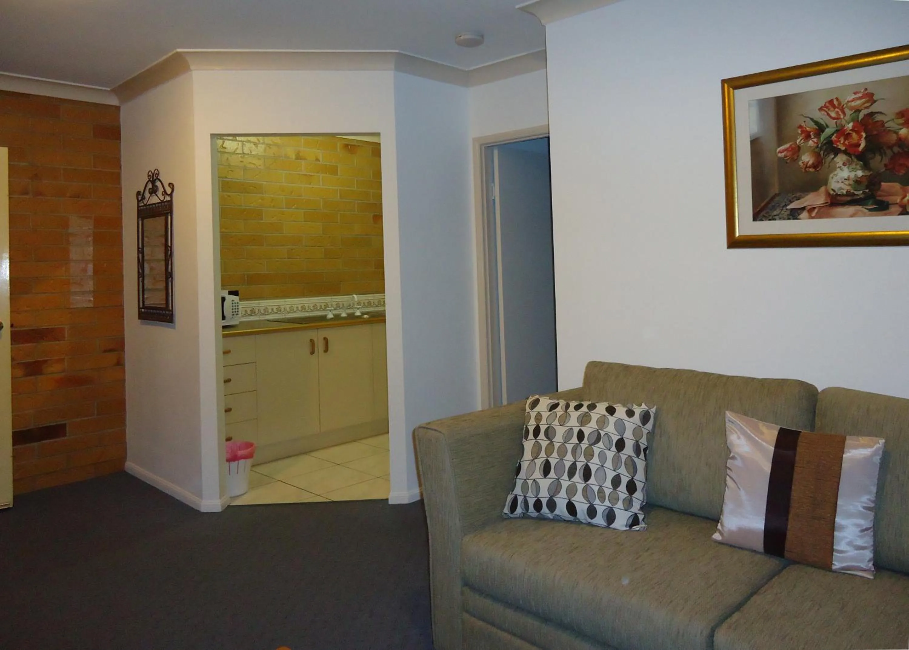 Living room in Copper Country Motor Inn