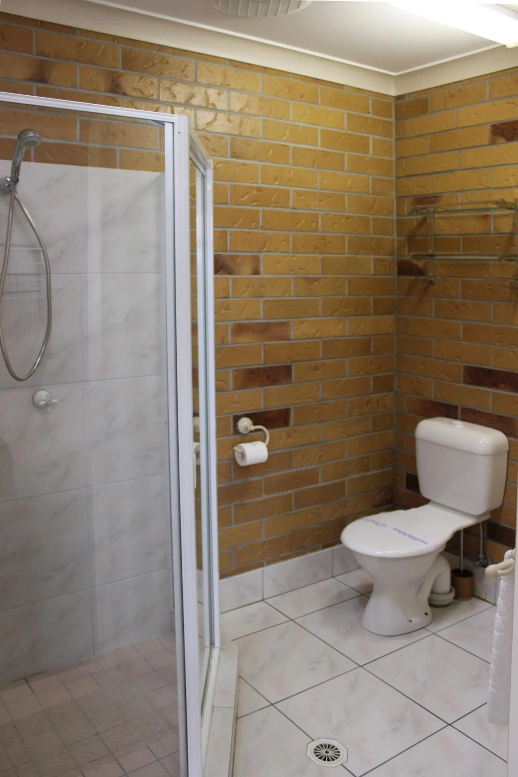 Bathroom in Copper Country Motor Inn