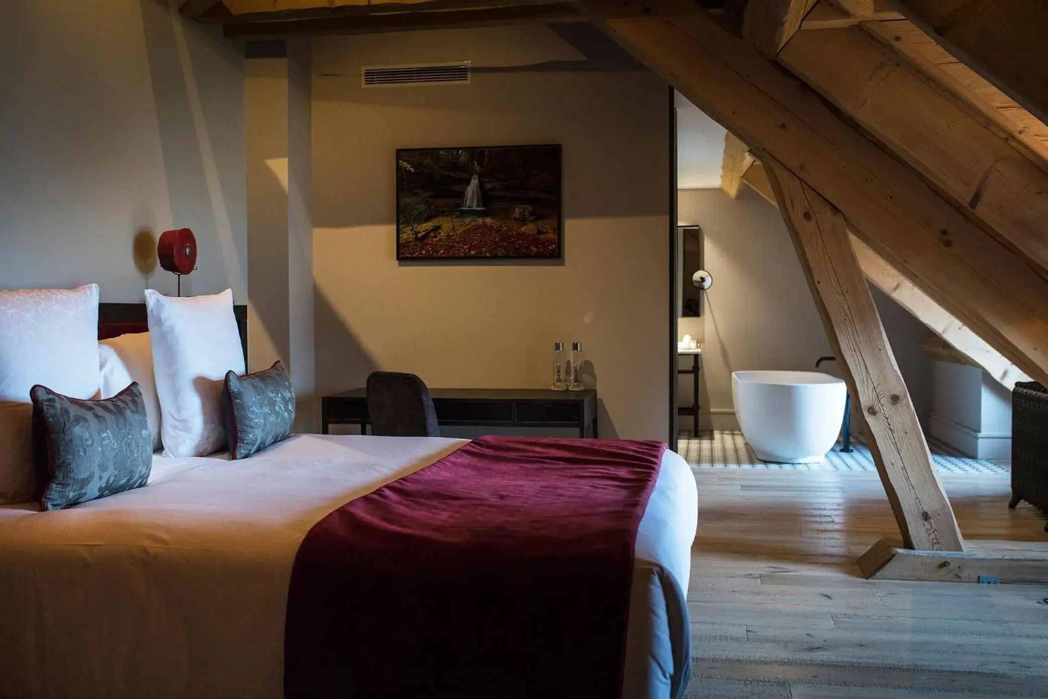 Privilege Room in Hôtel L'Incomparable & Restaurant Etoilé Aix-Les-Bains Privilege Room in Hôtel L'Incomparable & Restaurant Etoilé Aix-Les-Bains