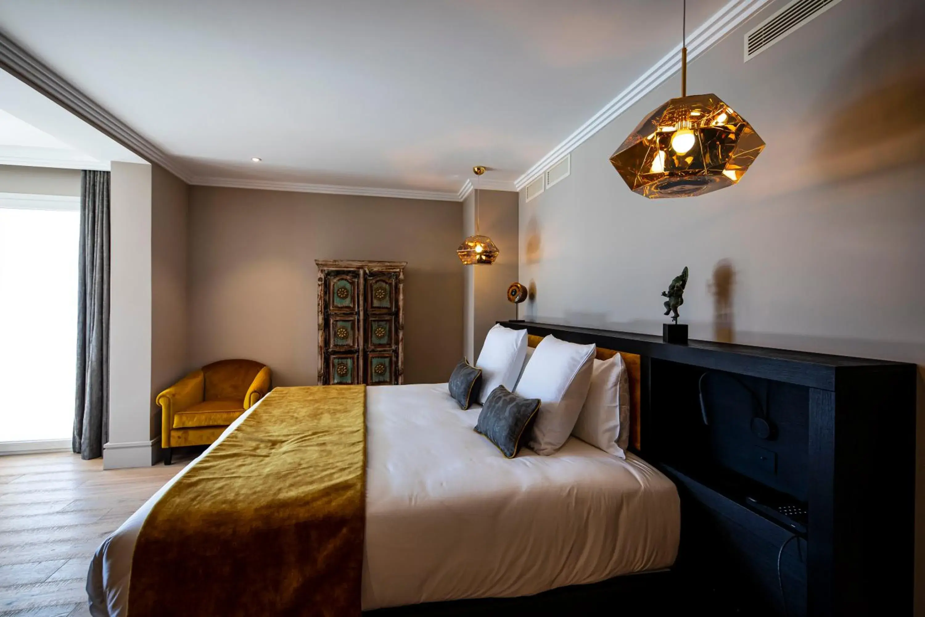 Junior Suite in Hôtel L'Incomparable & Restaurant Etoilé Aix-Les-Bains Junior Suite in Hôtel L'Incomparable & Restaurant Etoilé Aix-Les-Bains