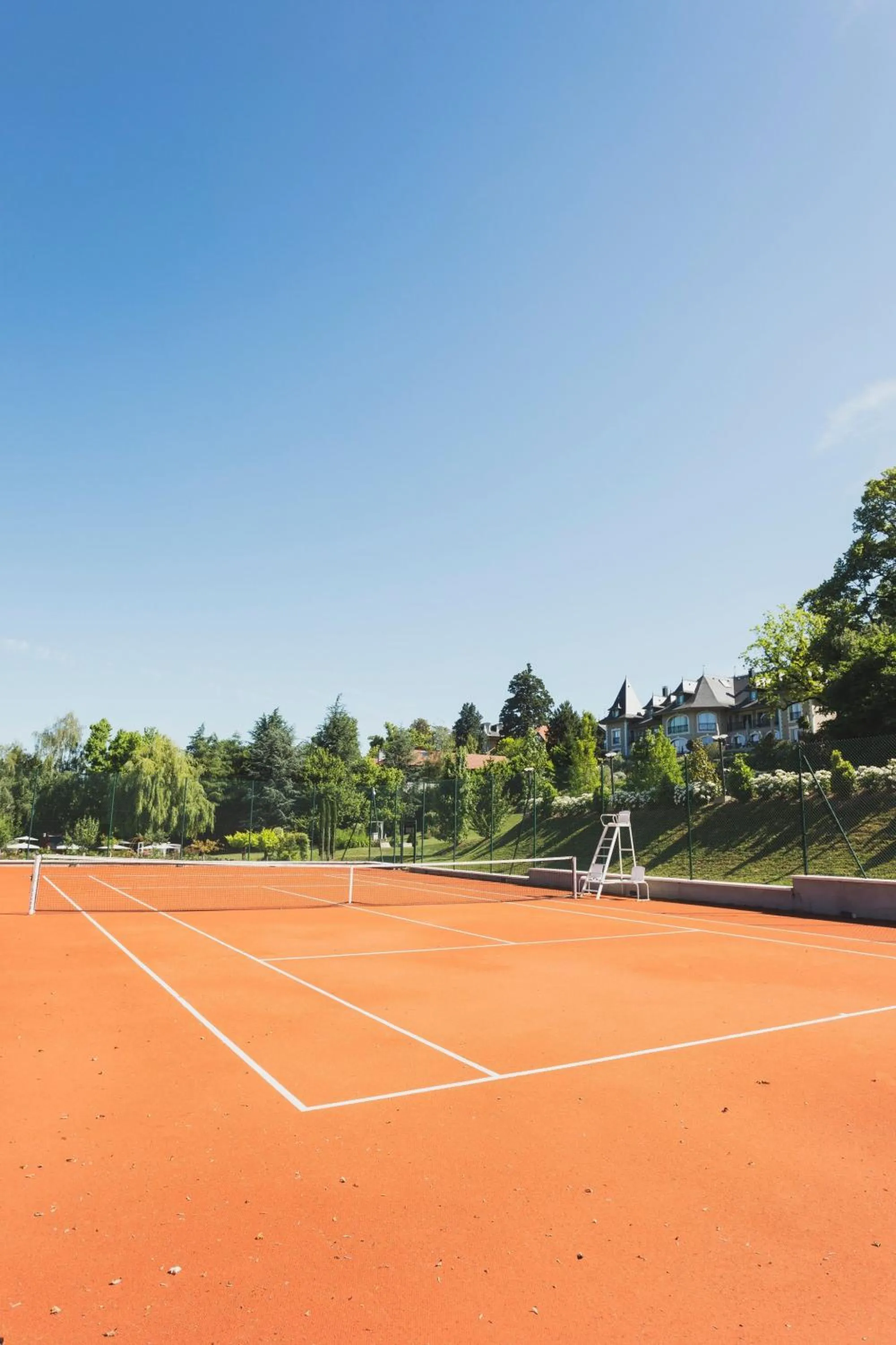 Tennis court in Hôtel L'Incomparable & Restaurant Etoilé Aix-Les-Bains