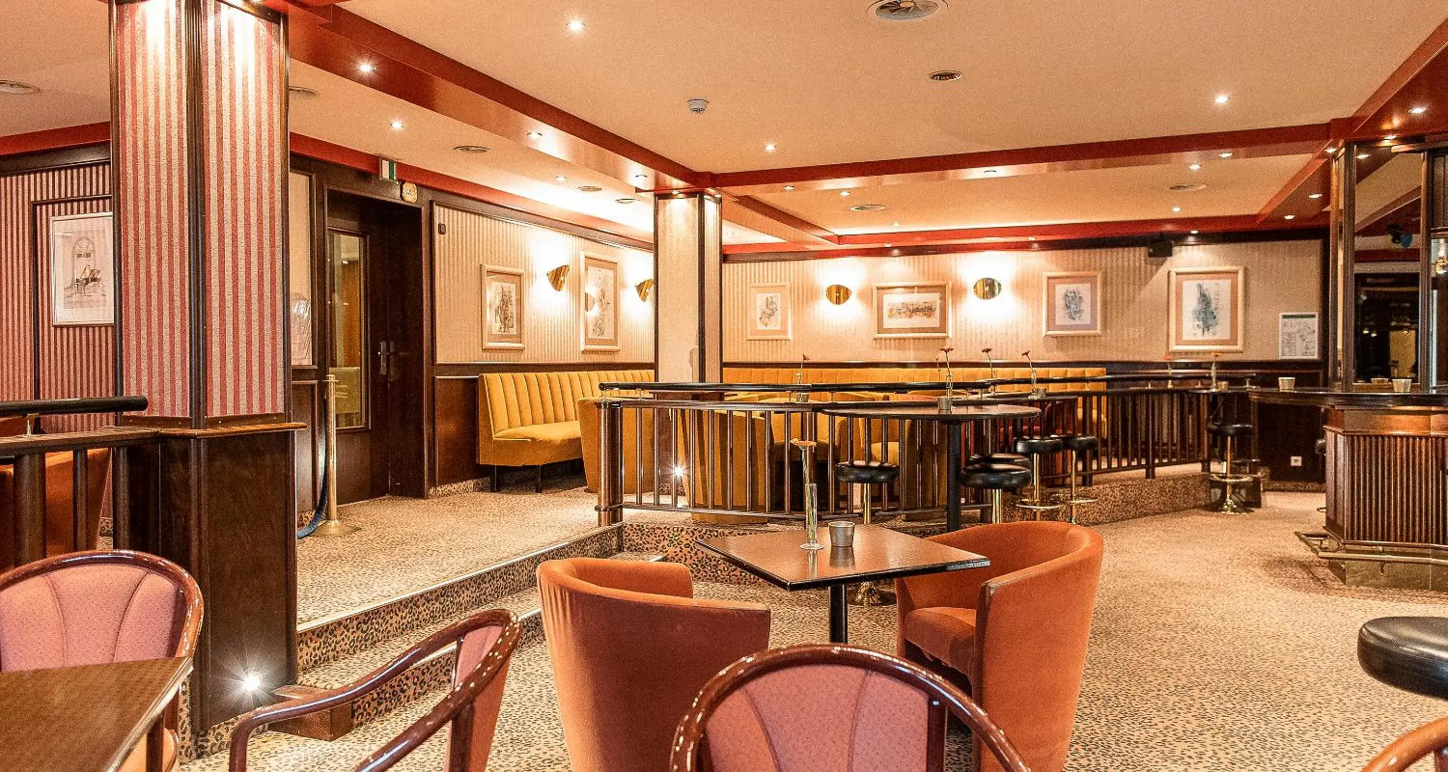 Lounge or bar in PLAZA Hotel Gelsenkirchen Lounge or bar in PLAZA Hotel Gelsenkirchen